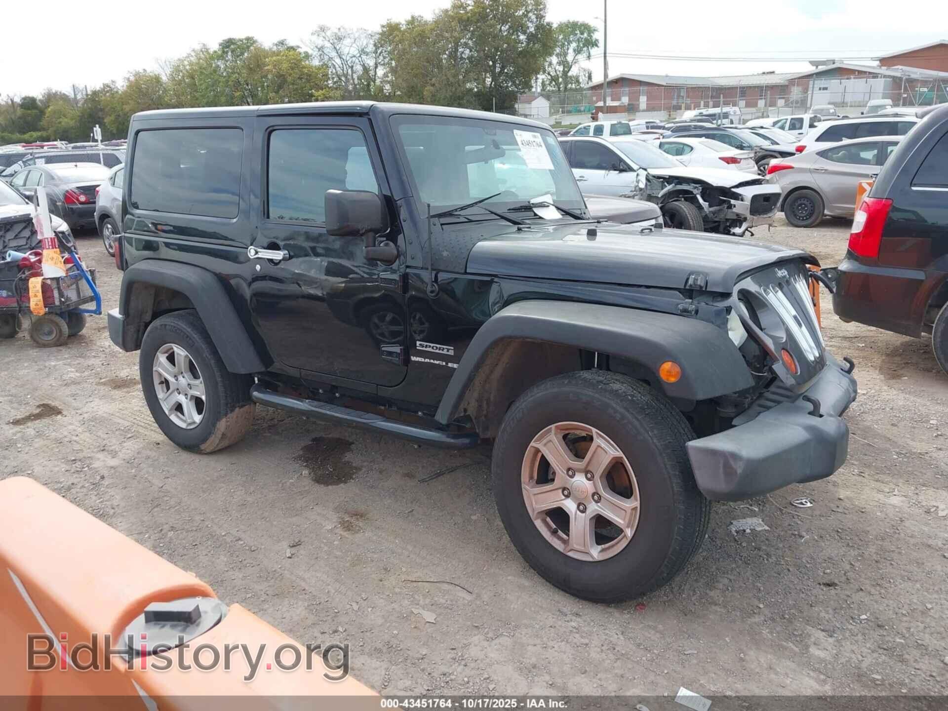 Фотография 1J4GA2D13BL524880 - JEEP WRANGLER 2011