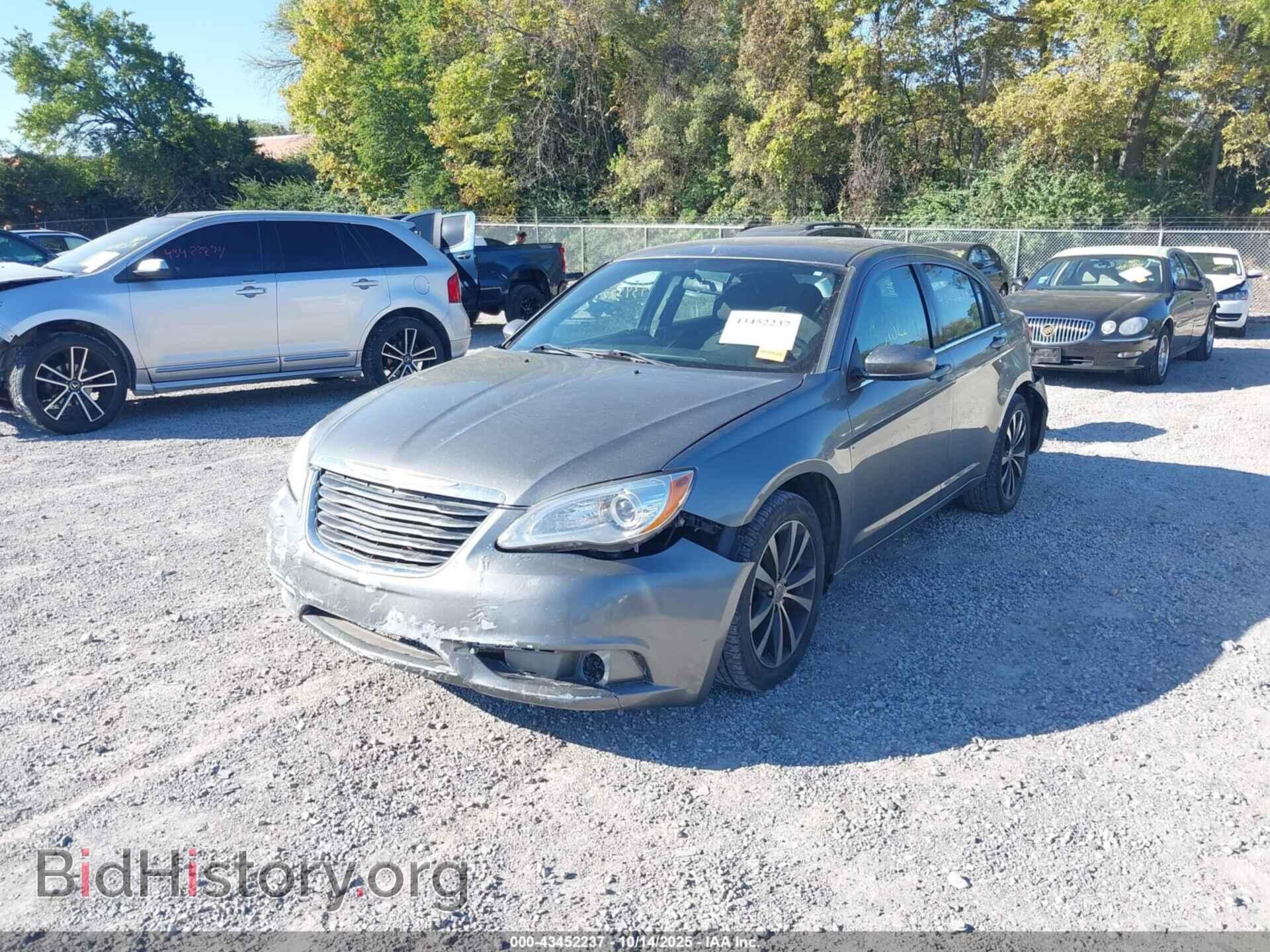 2013 CHRYSLER 200 - VIN: 1C3CCBBBXDN684521 - Фото 2