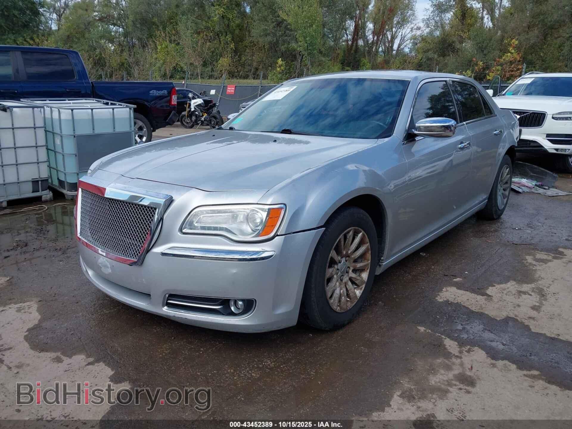 2012 CHRYSLER 300 - VIN: 2C3CCACG2CH199205 - Фото 2