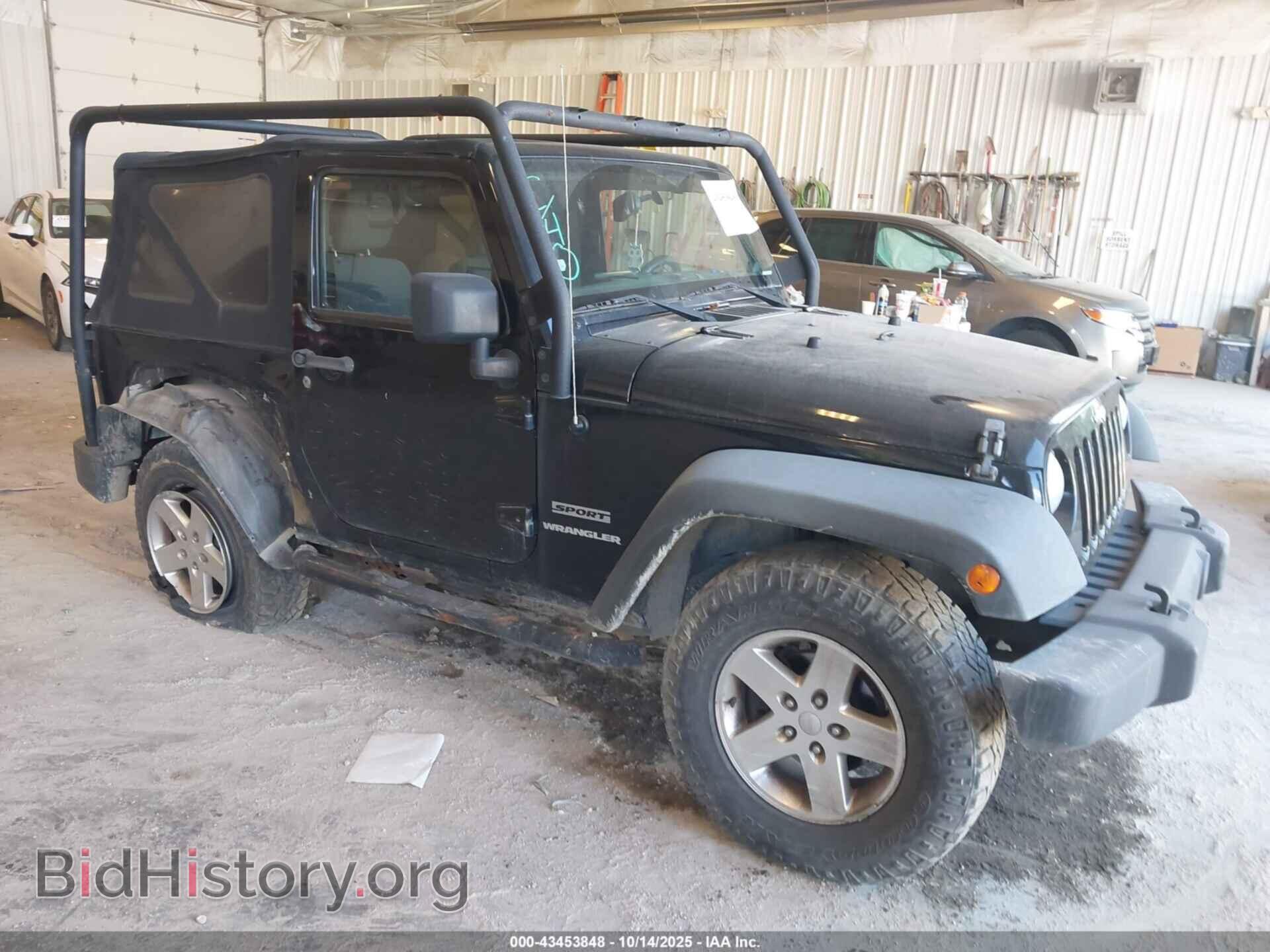 Фотография 1J4AA2D18BL573076 - JEEP WRANGLER 2011