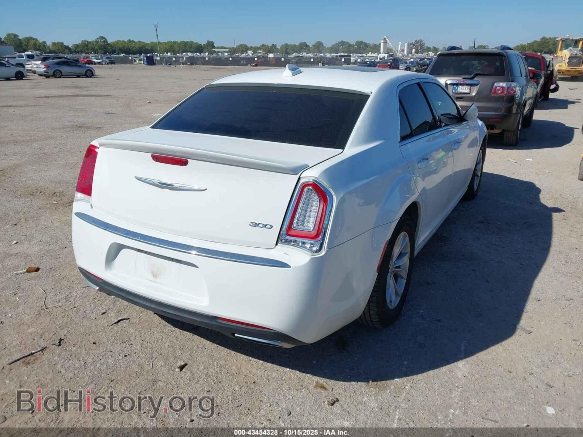 2015 CHRYSLER 300 - VIN: 2C3CCAAG3FH801875 - Фото 4