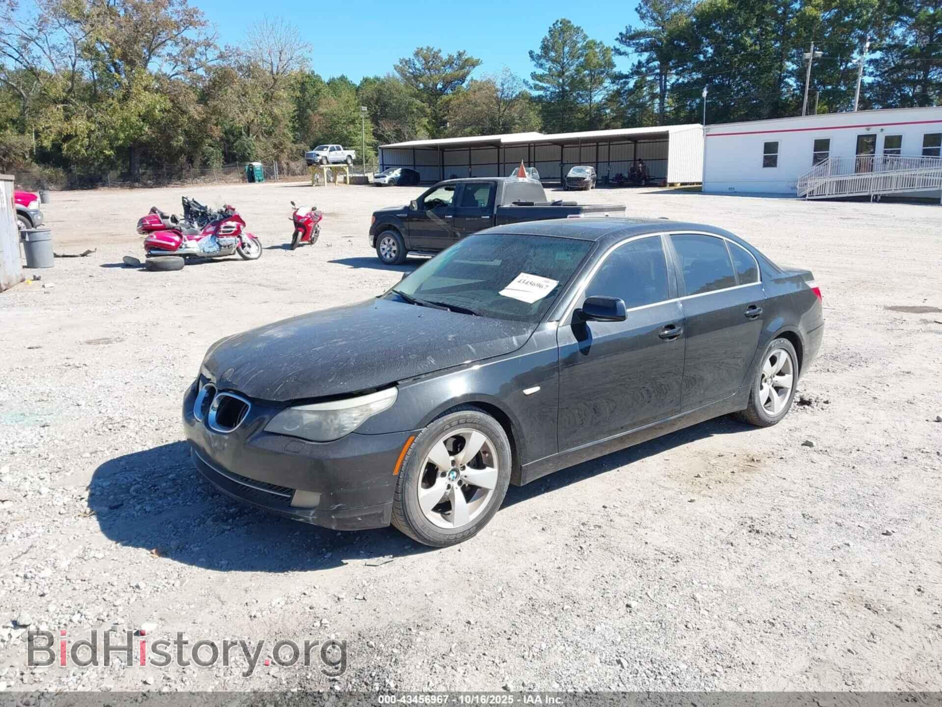 2008 BMW 528I - VIN: WBANU53528CT17459 - Фото 2