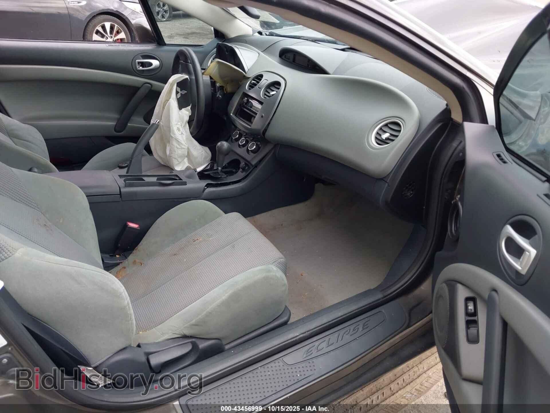 2011 MITSUBISHI ECLIPSE - VIN: 4A31K5DF4BE001052 - Photo 5