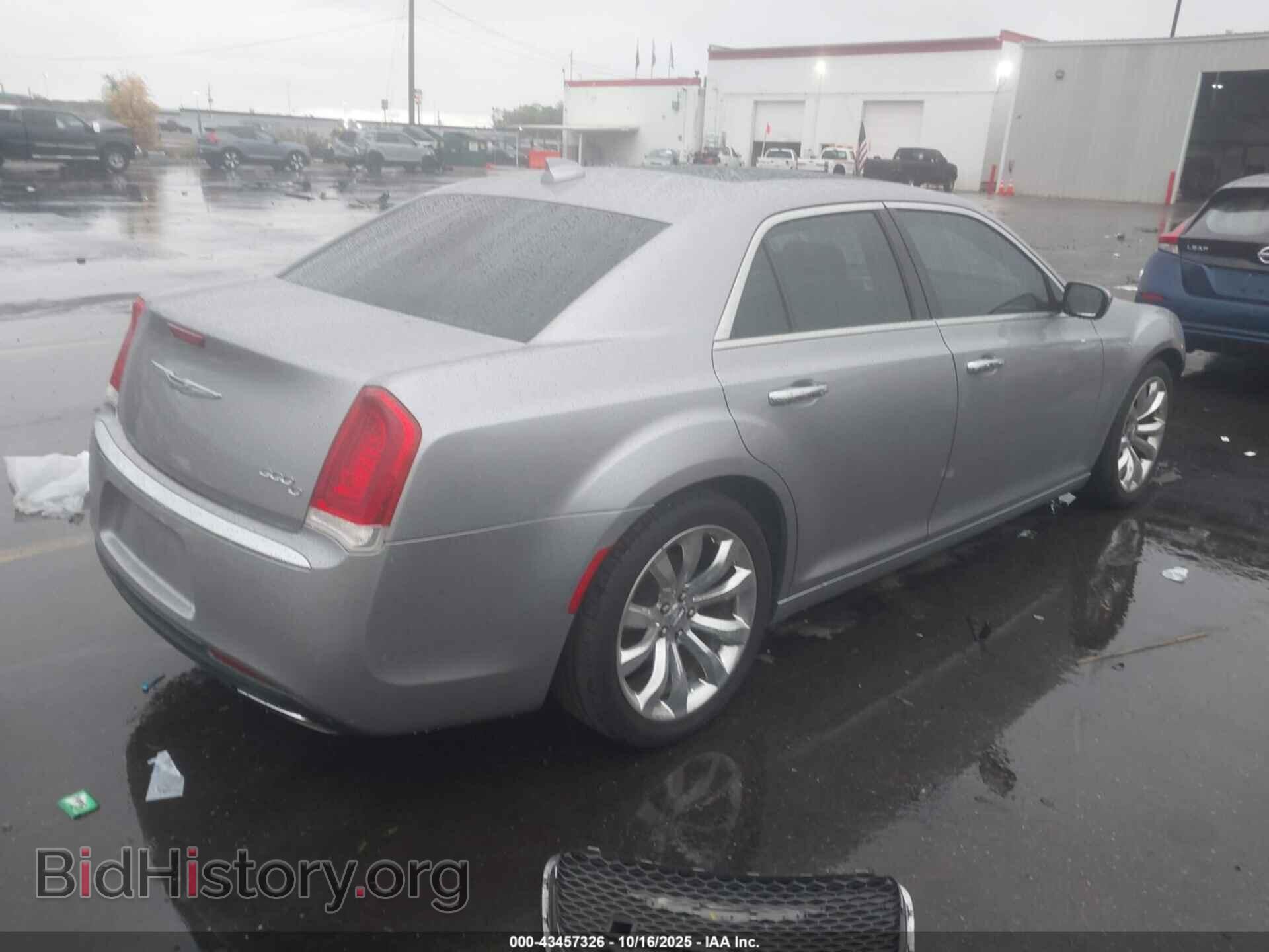 2017 CHRYSLER 300C - VIN: 2C3CCAEG1HH645638 - Фото 4