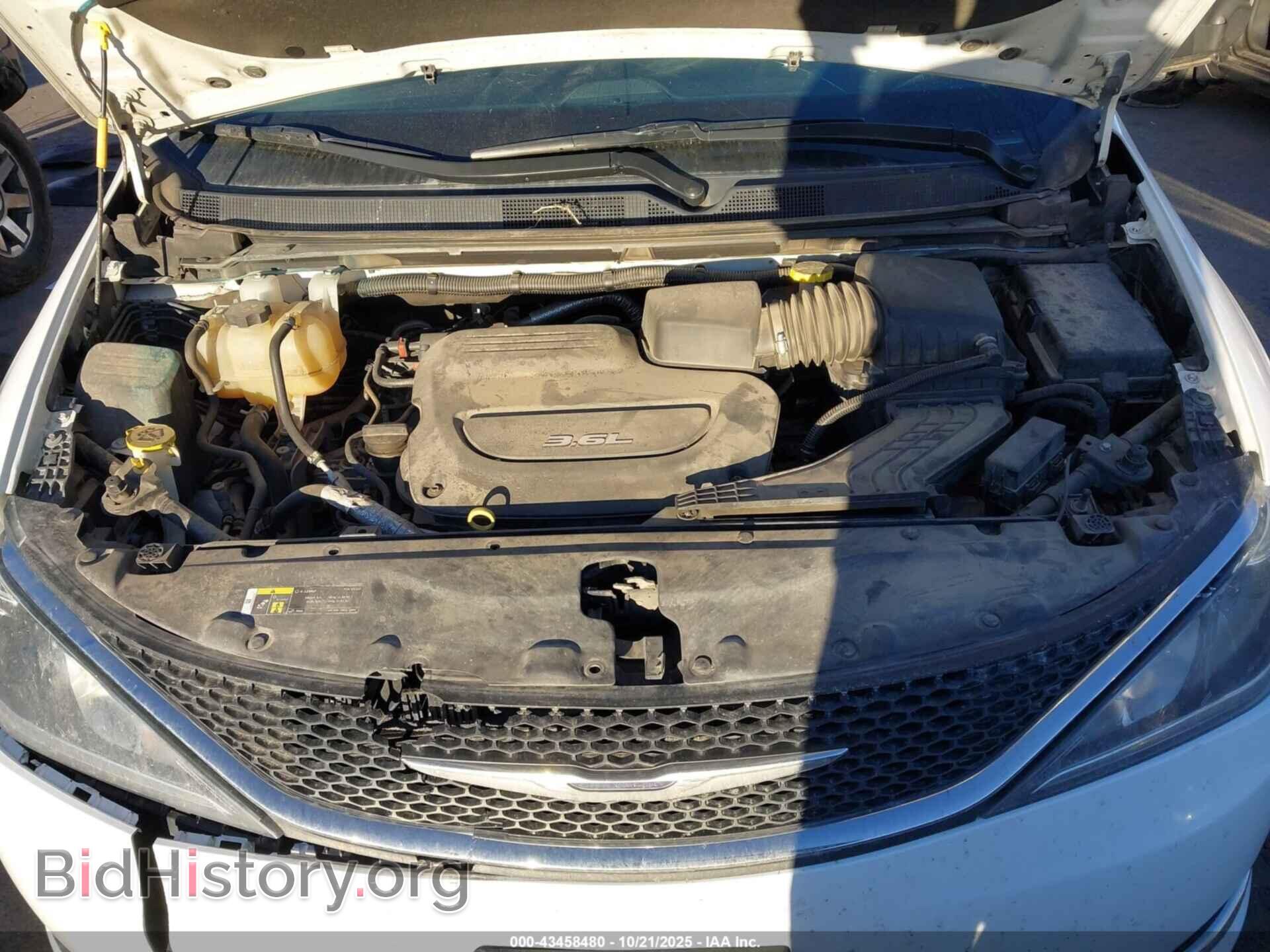 2018 CHRYSLER PACIFICA - VIN: 2C4RC1BG2JR110246 - Фото 10