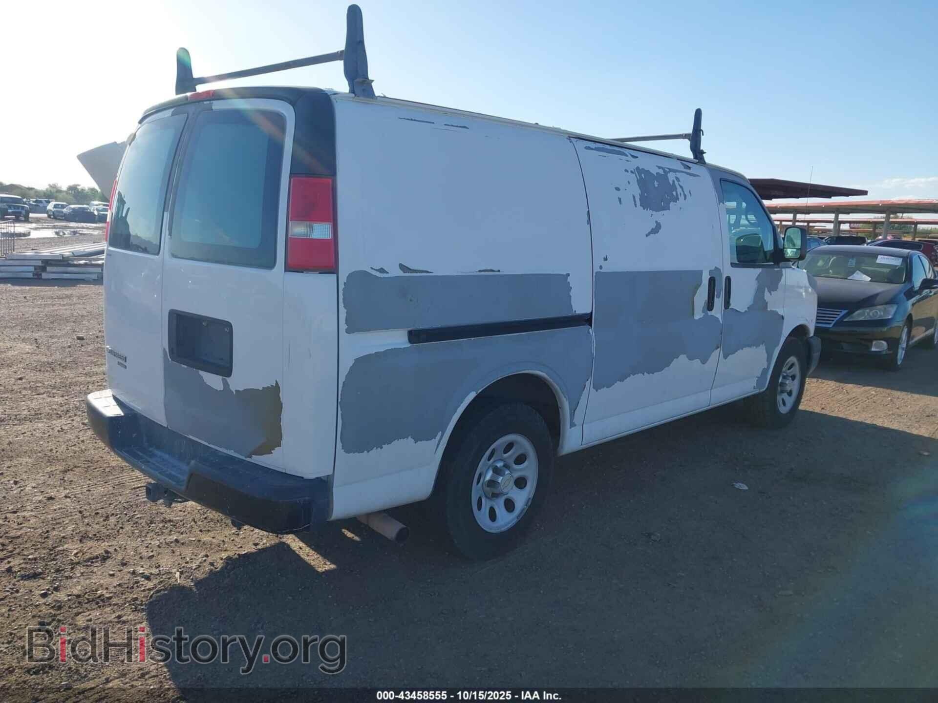 2011 CHEVROLET EXPRESS 1500 - VIN: 1GCSGAFX1B1175739 - Фото 4