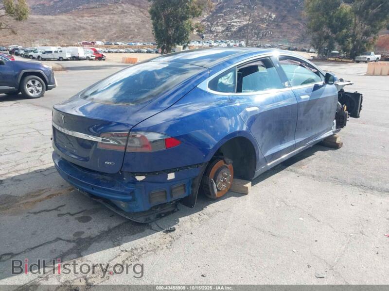 2016 Tesla MODEL S (VIN 5YJSA1E22GF168871) — photo 4 of 21