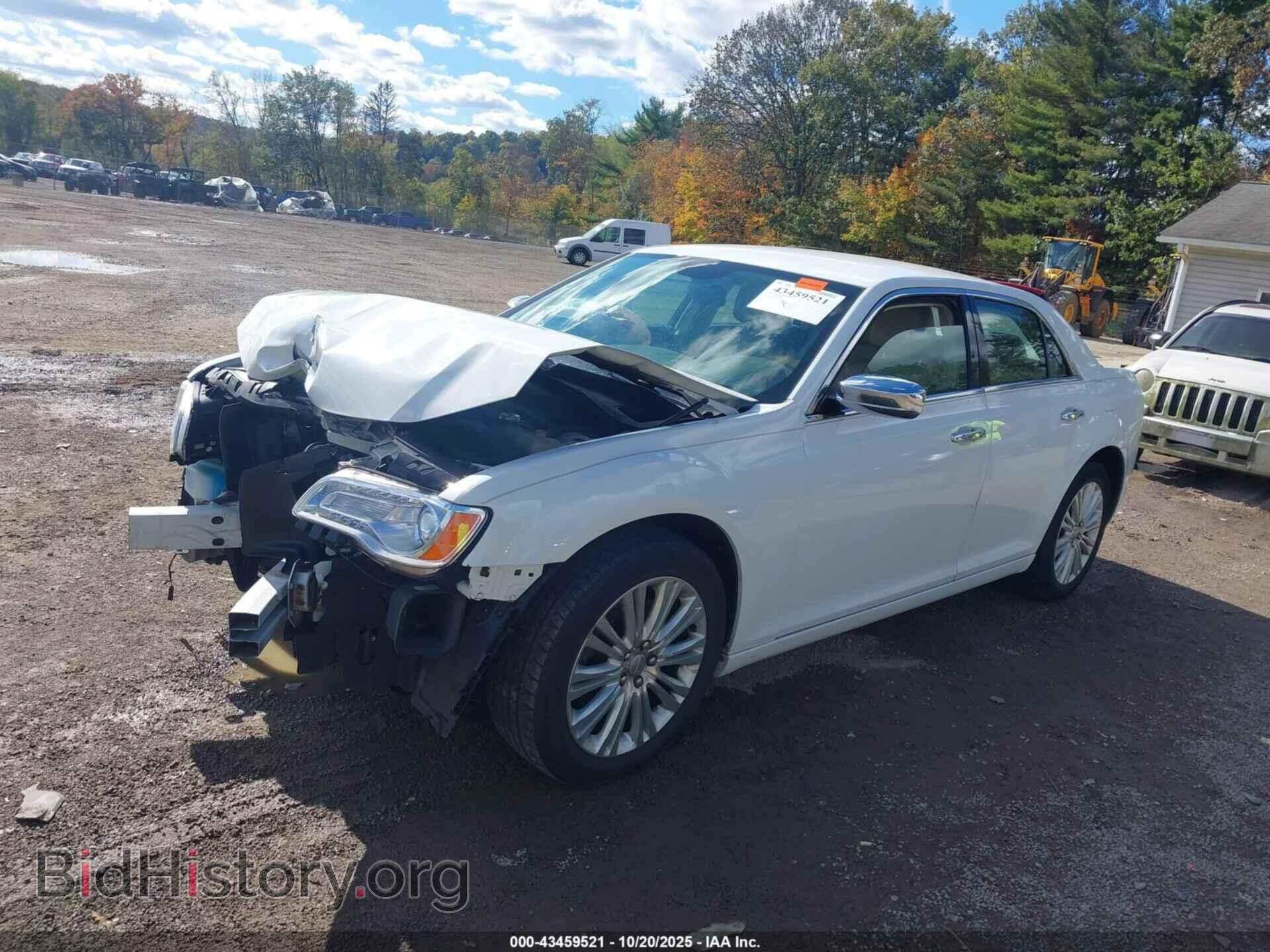 2014 CHRYSLER 300C - VIN: 2C3CCAKG0EH166787 - Фото 2