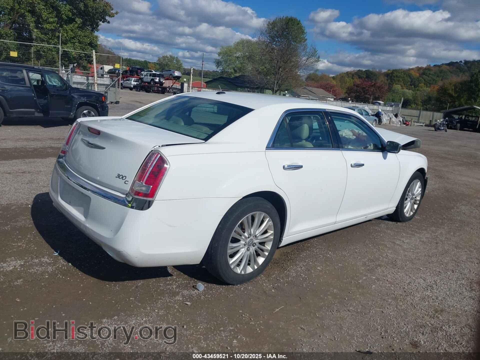 2014 CHRYSLER 300C - VIN: 2C3CCAKG0EH166787 - Фото 4