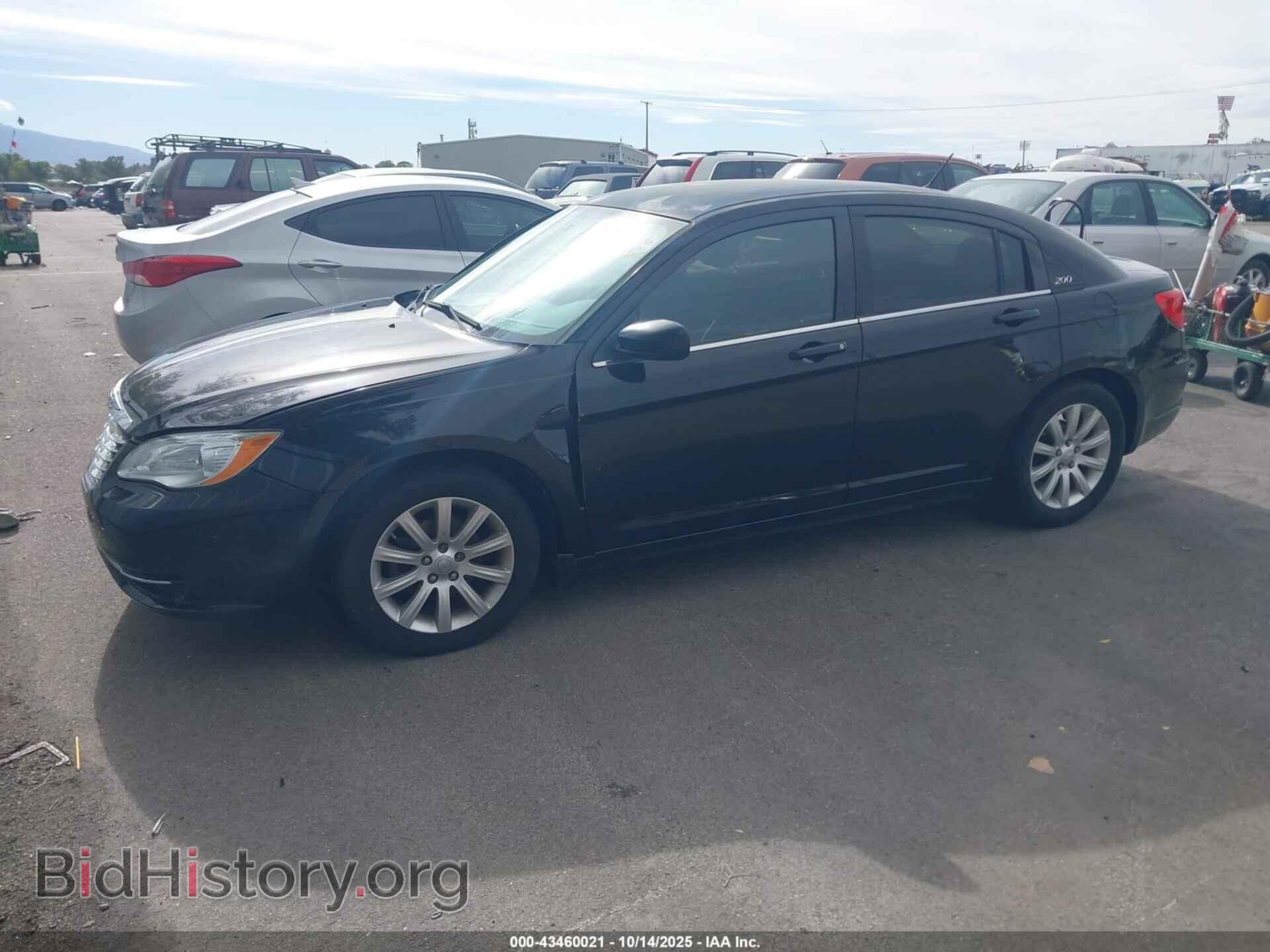 2011 CHRYSLER 200 - VIN: 1C3BC1FB8BN542889 - Фото 2