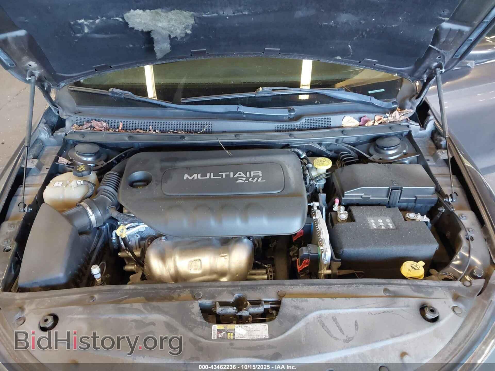 2015 CHRYSLER 200 - VIN: 1C3CCCAB6FN759418 - Фото 10