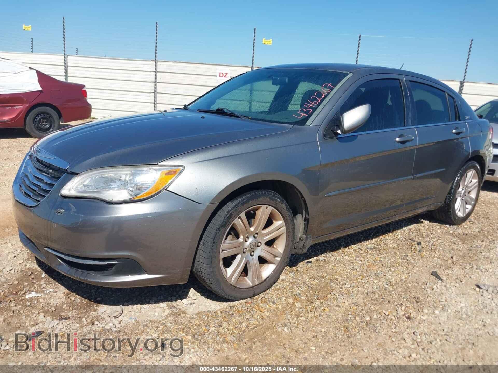 2013 CHRYSLER 200 - VIN: 1C3CCBBB1DN714330 - Фото 2