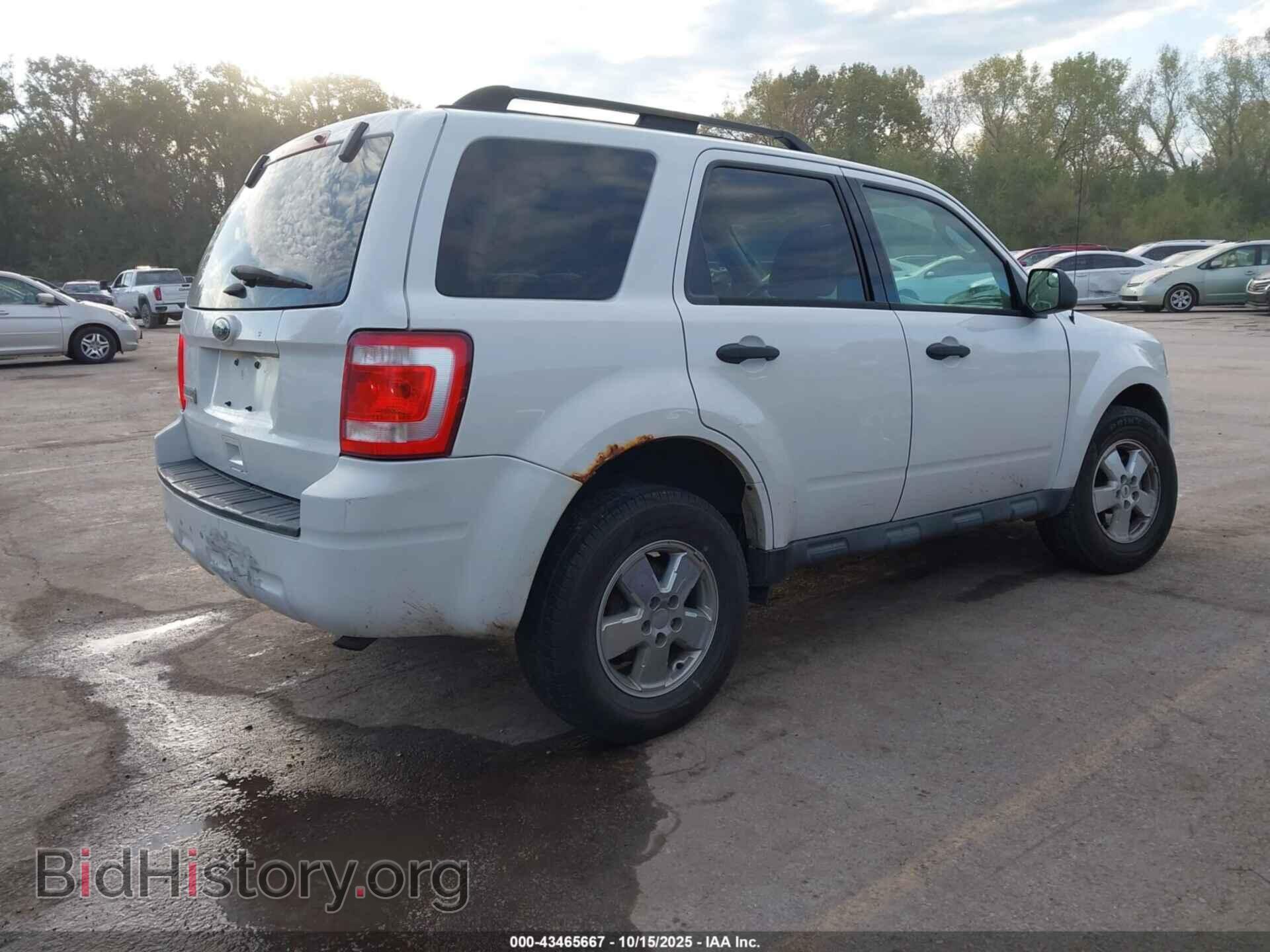 2011 FORD ESCAPE - VIN: 1FMCU9D79BKB98805 - Фото 4