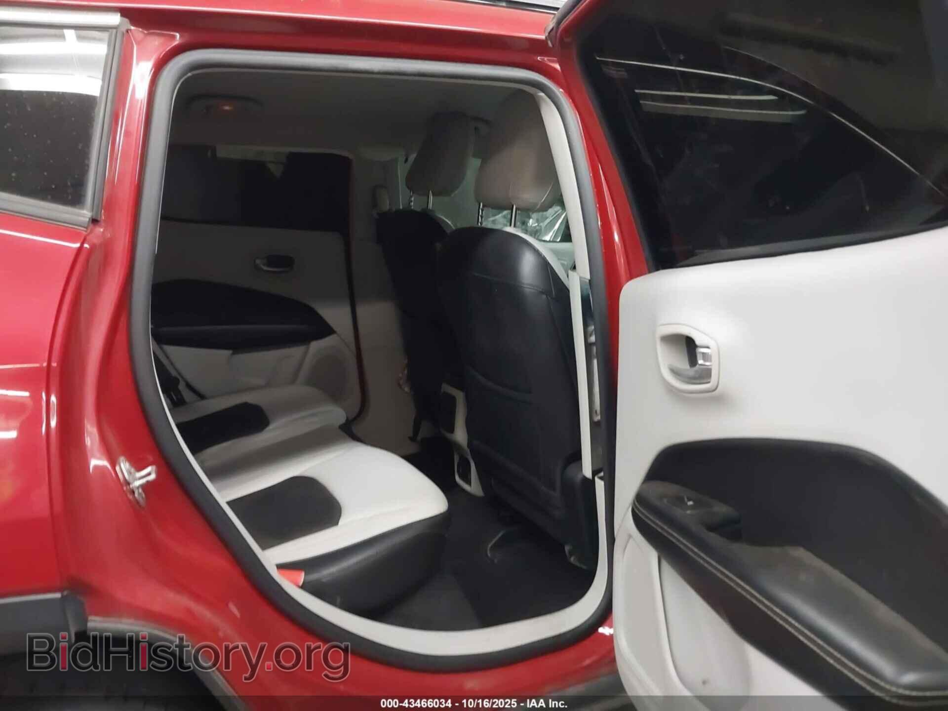 2018 JEEP COMPASS - VIN: 3C4NJCBB7JT233221 - Фото 8