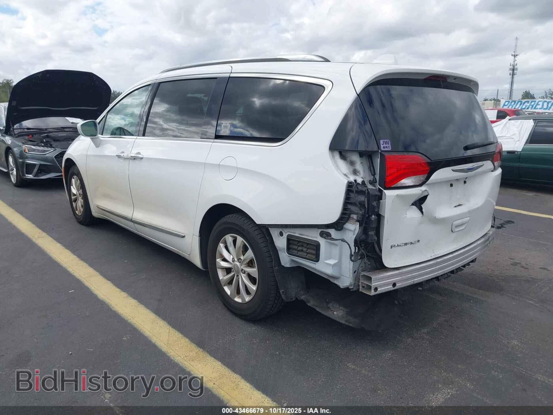 2018 CHRYSLER PACIFICA - VIN: 2C4RC1BG6JR186004 - Фото 3