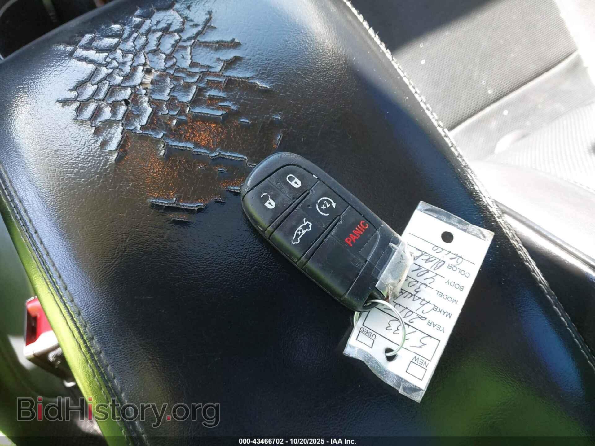 2015 CHRYSLER 300C - VIN: 2C3CCAEG5FH920831 - Фото 11