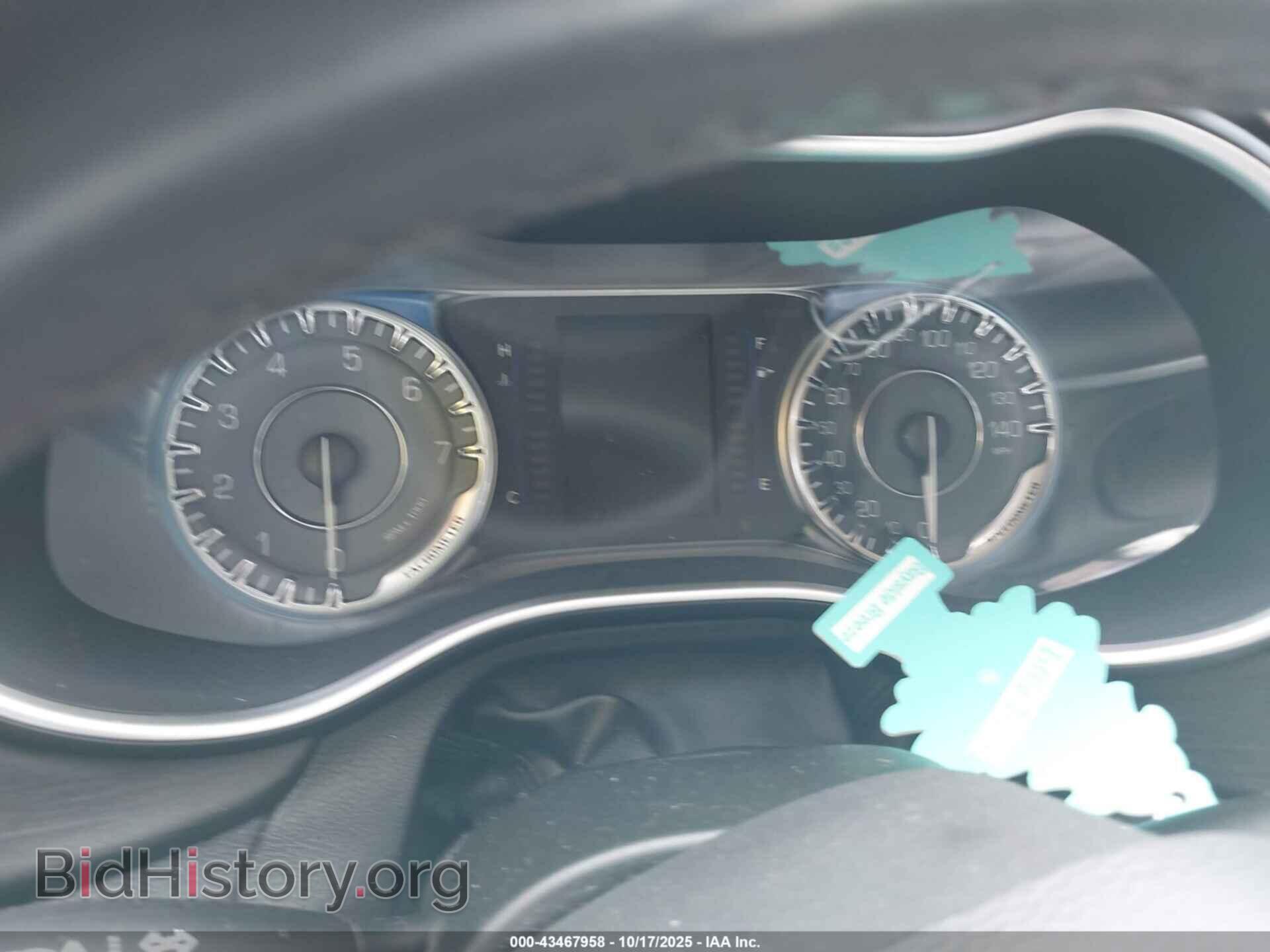 2015 CHRYSLER 200 - VIN: 1C3CCCABXFN607237 - Фото 7