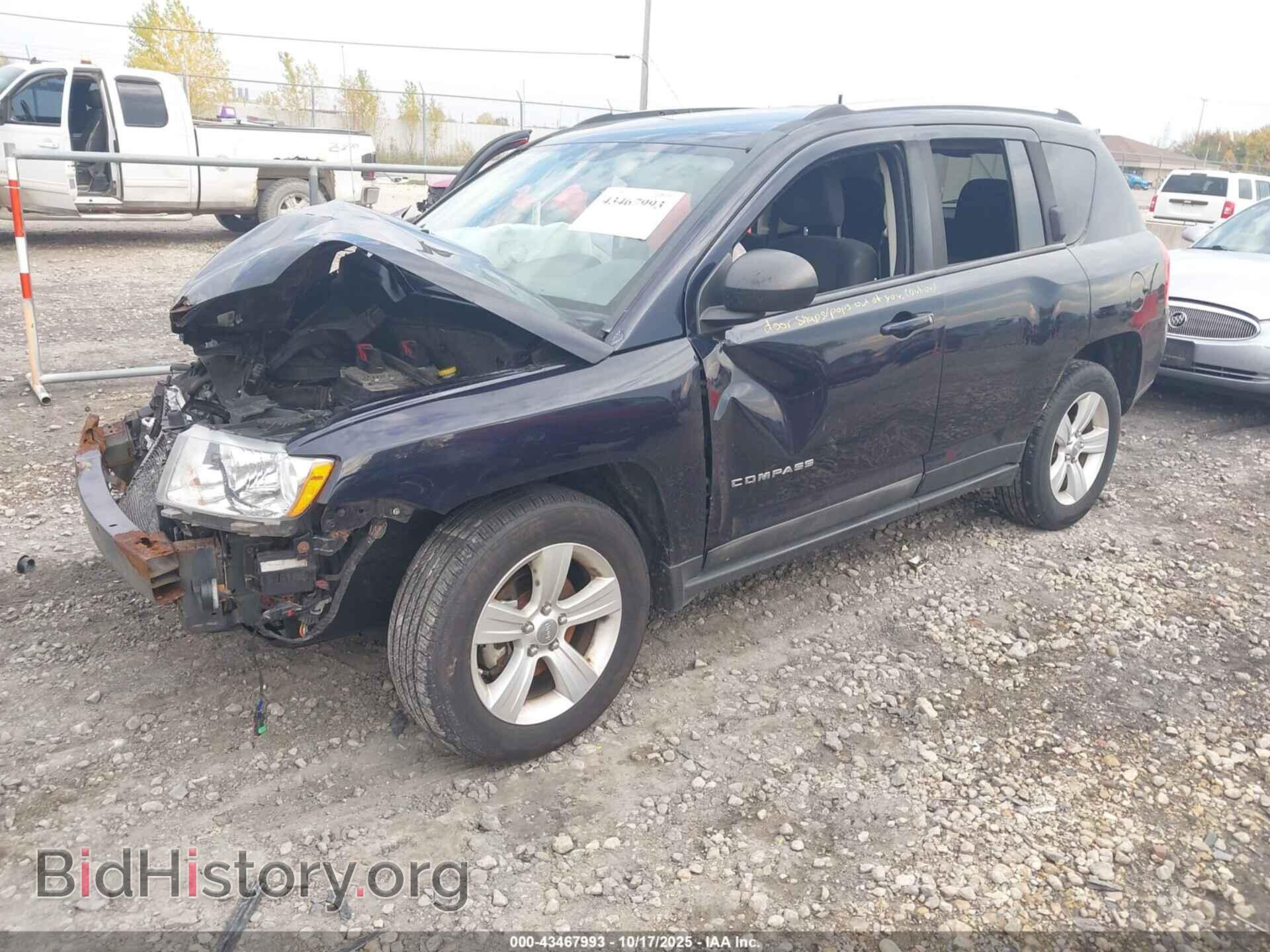 2011 JEEP COMPASS - VIN: 1J4NF1FB1BD136209 - Photo 2