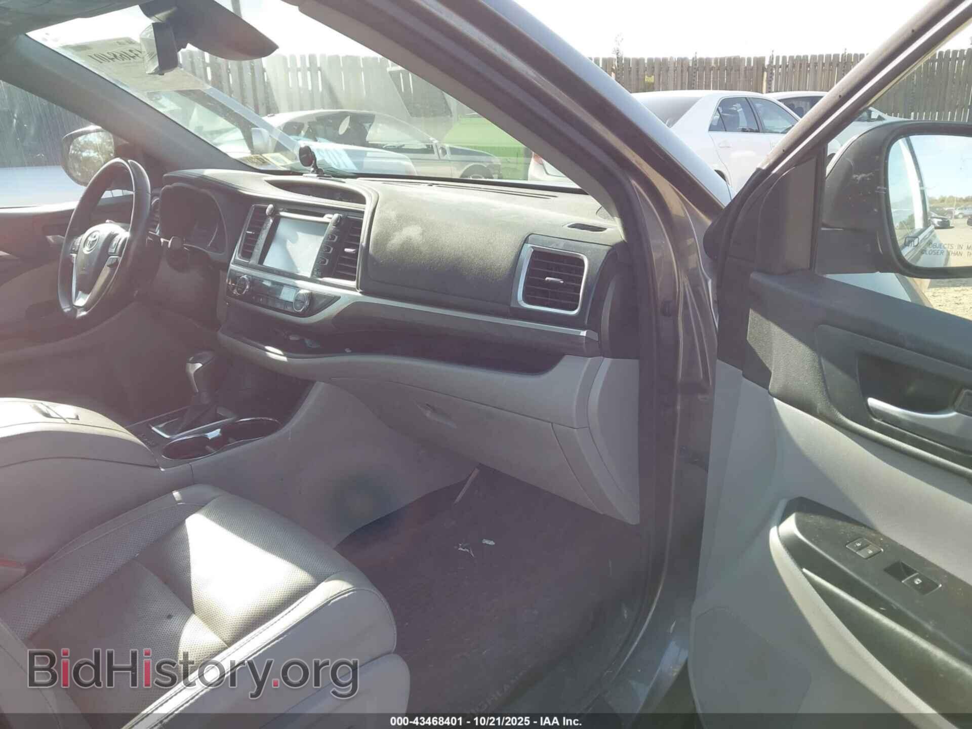 2018 TOYOTA HIGHLANDER - VIN: 5TDDZRFH8JS488749 - Фото 5