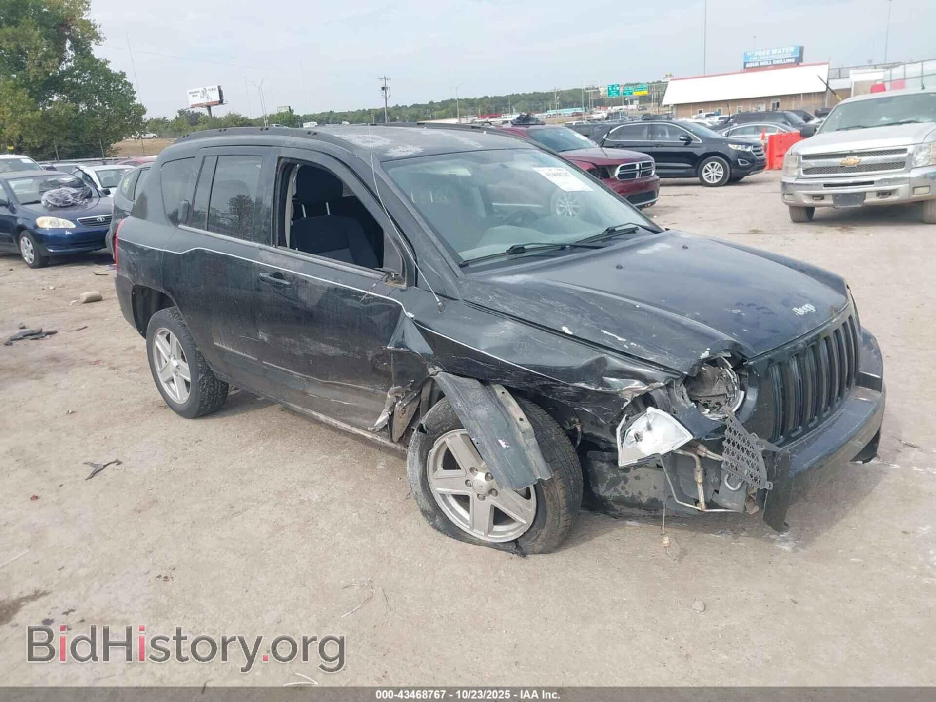 Photo 1J4NT4FA4AD516774 - JEEP COMPASS 2010