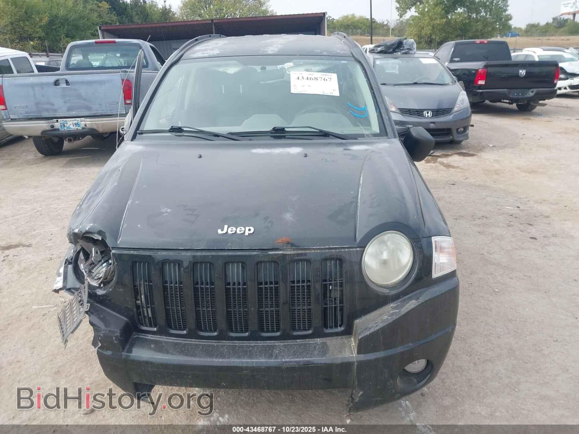 2010 JEEP COMPASS - VIN: 1J4NT4FA4AD516774 - Photo 11