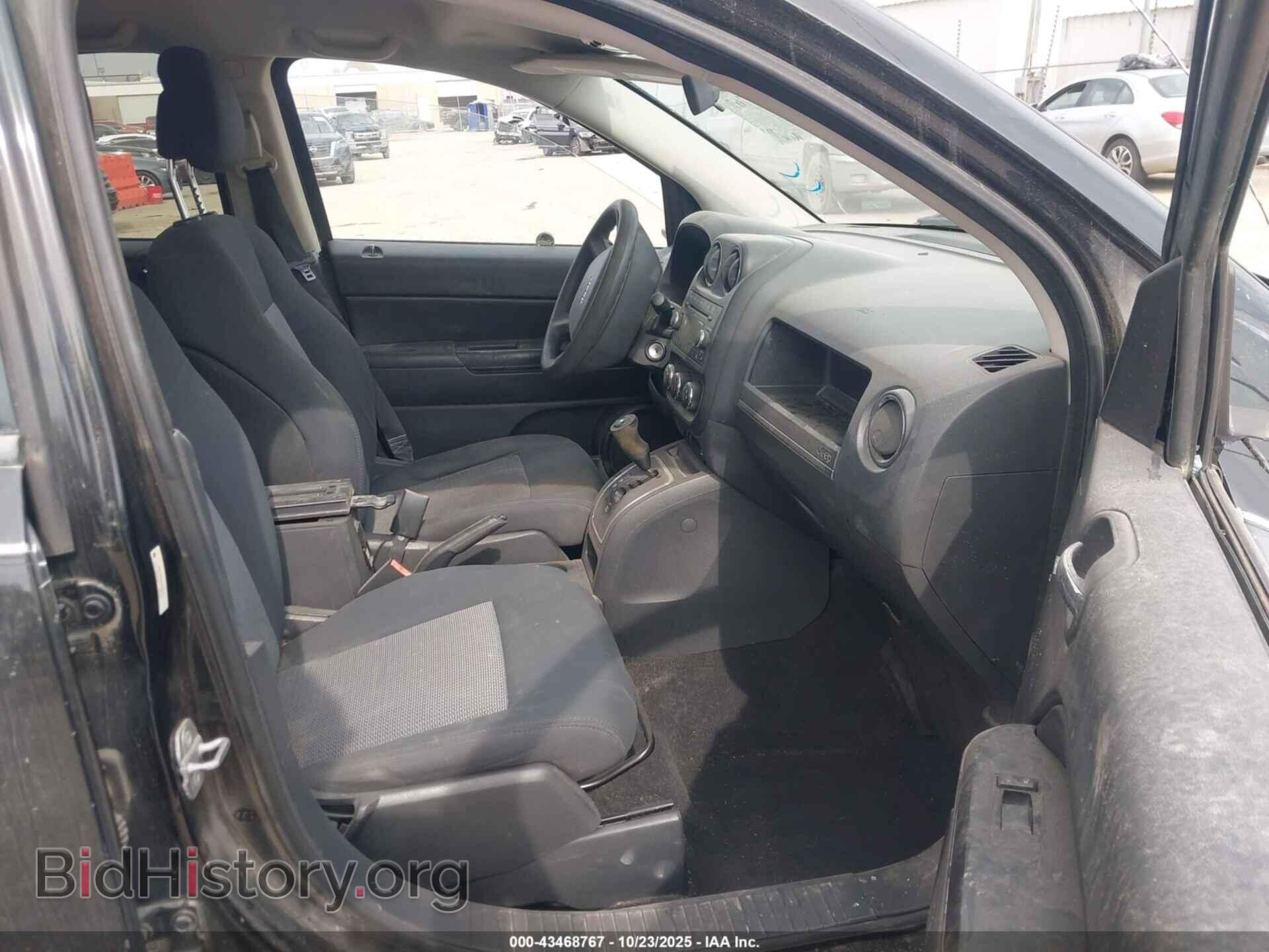 2010 JEEP COMPASS - VIN: 1J4NT4FA4AD516774 - Photo 5