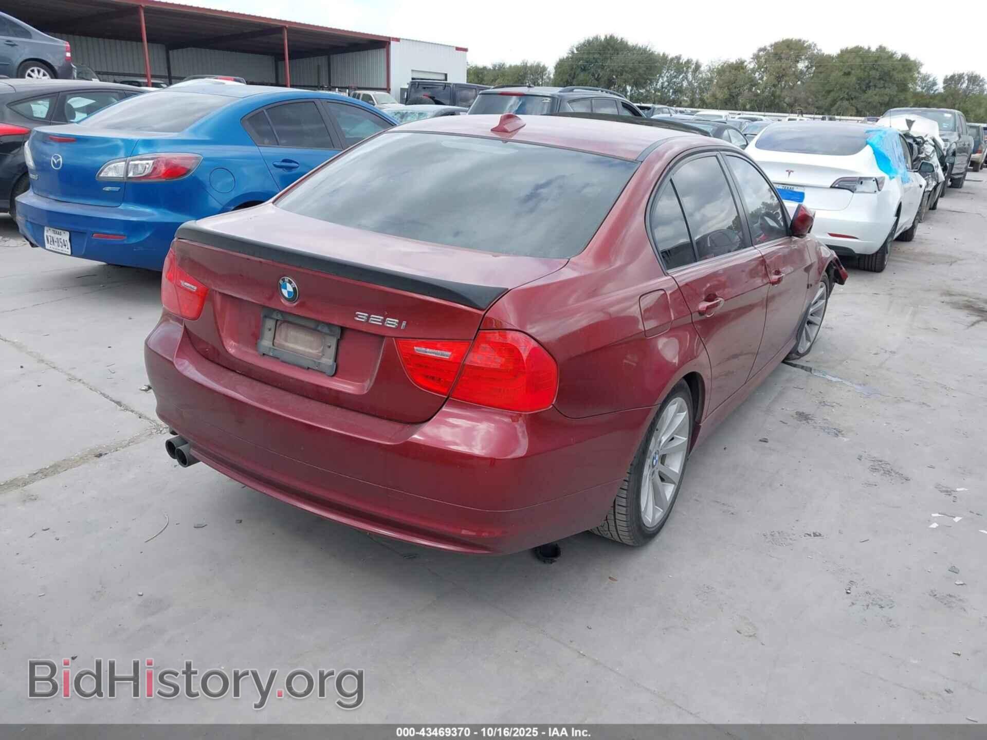 2011 BMW 328I - VIN: WBAPH7C50BE680492 - Фото 4