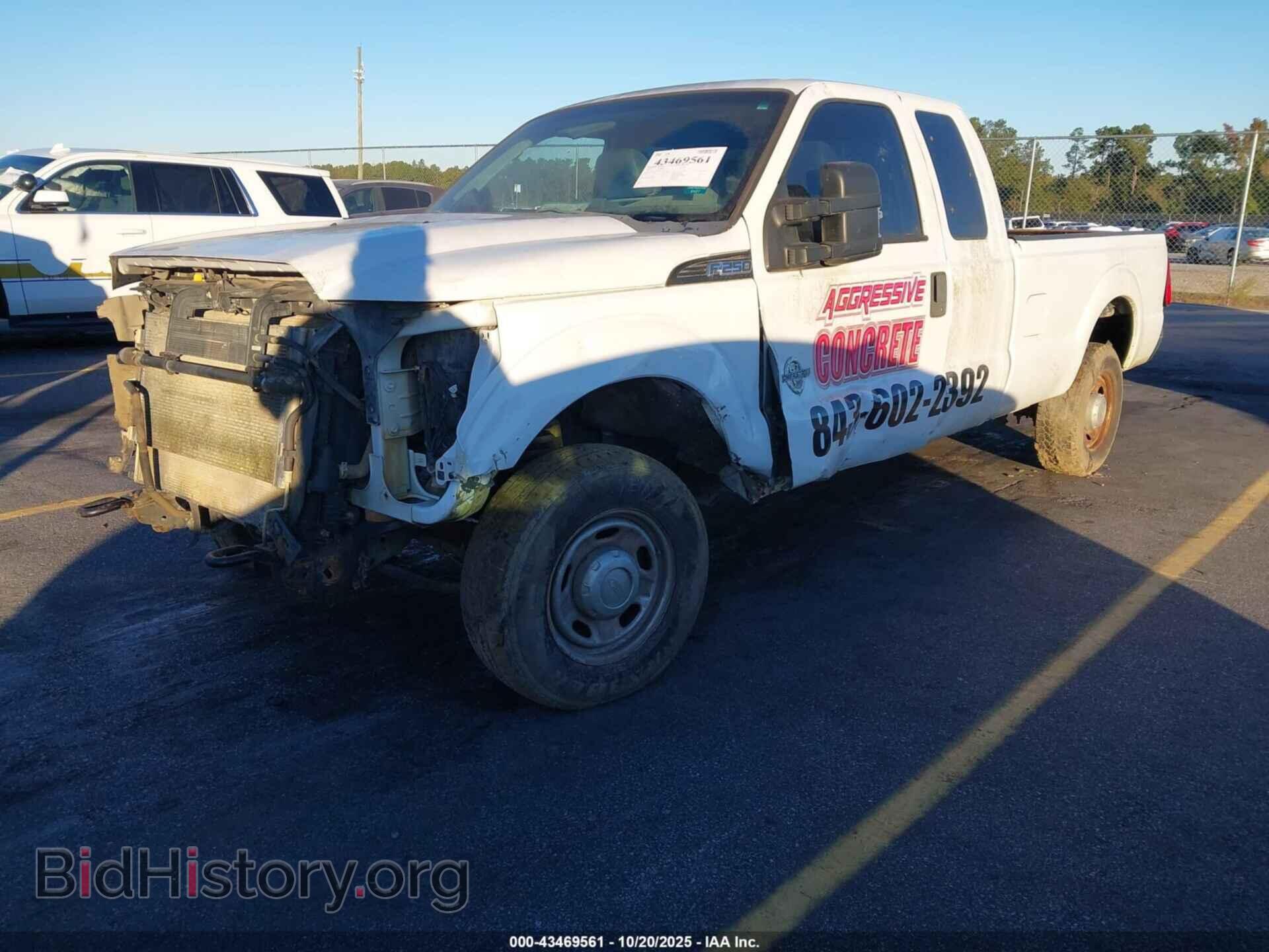 2011 FORD F-250 - VIN: 1FT7X2AT2BEC03220 - Фото 2