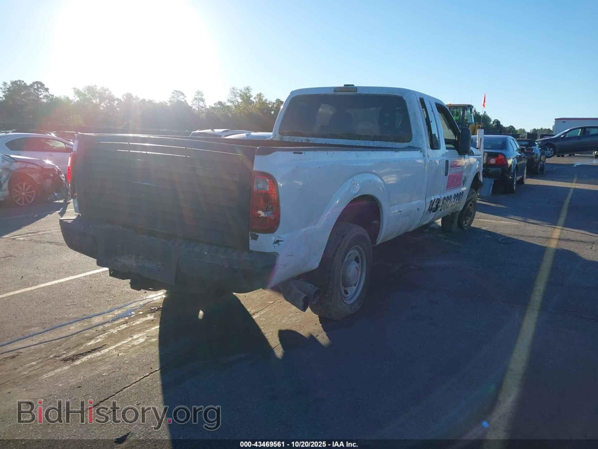 2011 FORD F-250 - VIN: 1FT7X2AT2BEC03220 - Фото 4