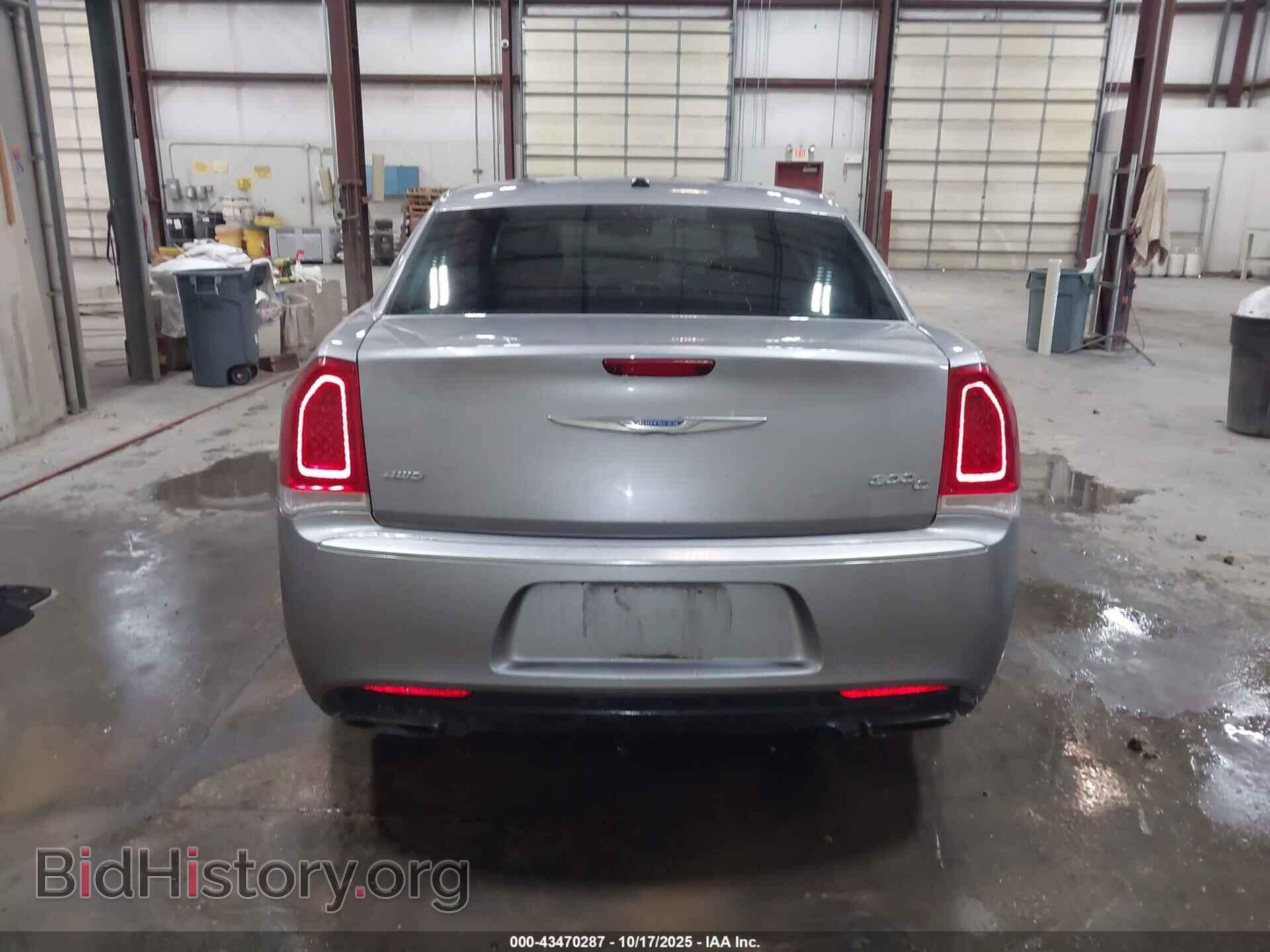 2017 CHRYSLER 300 - VIN: 2C3CCASG6HH513883 - Фото 16