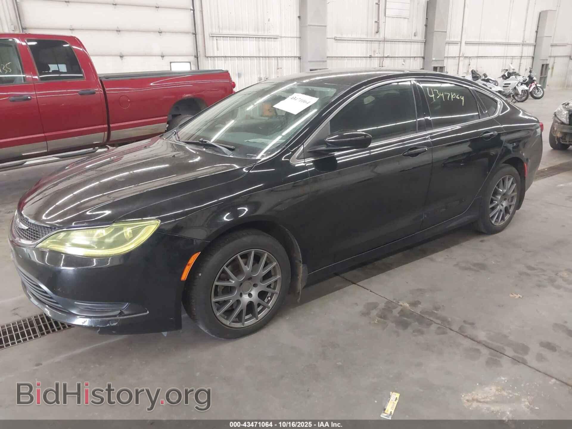 2015 CHRYSLER 200 - VIN: 1C3CCCFBXFN723224 - Фото 2
