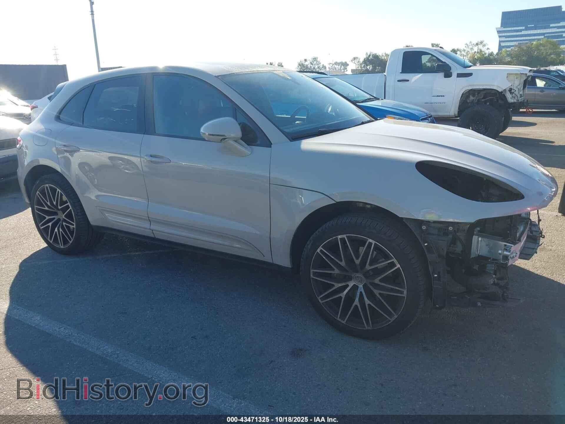 Фотография WP1AA2A54PLB21452 - PORSCHE MACAN 2023