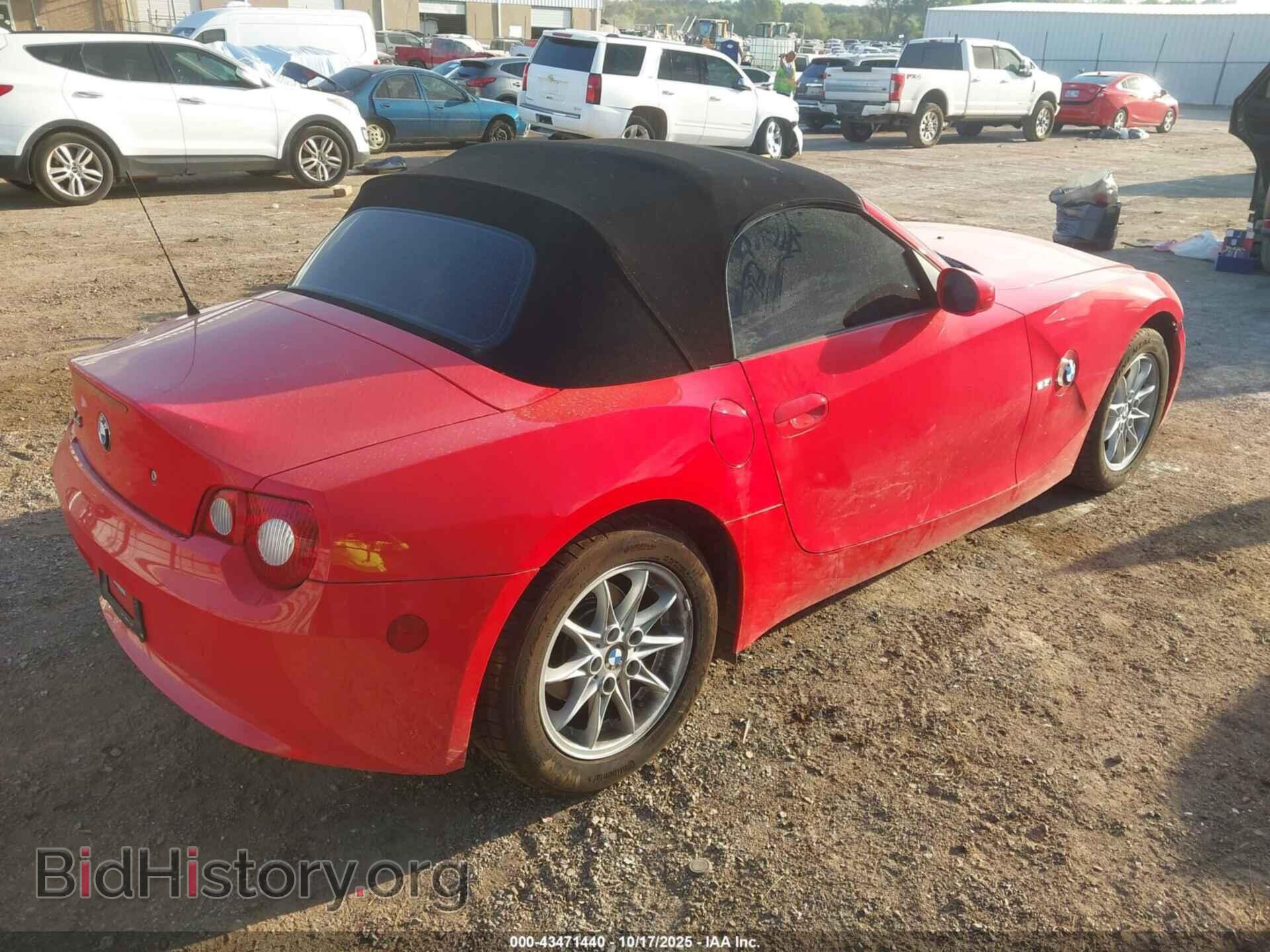 2005 BMW Z4 - VIN: 4USBT33575LR69979 - Фото 4