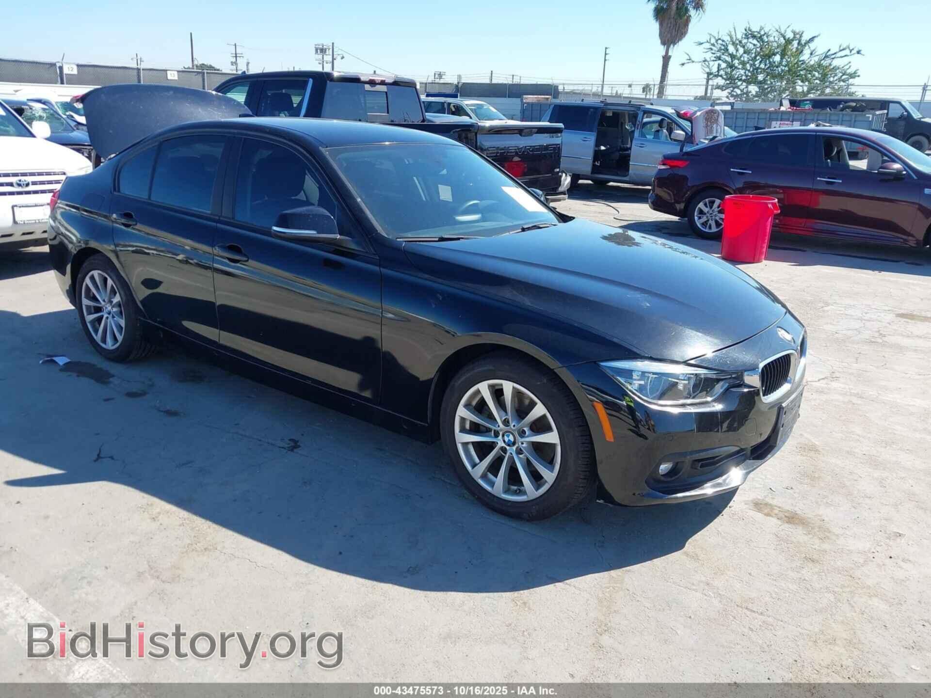Photo WBA8E1G55GNU11318 - BMW 320I 2016