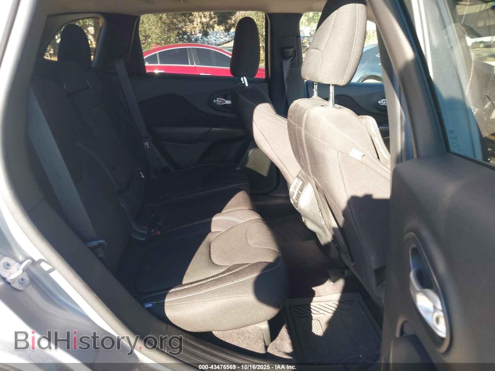 2016 JEEP CHEROKEE - VIN: 1C4PJLCB0GW350701 - Фото 8