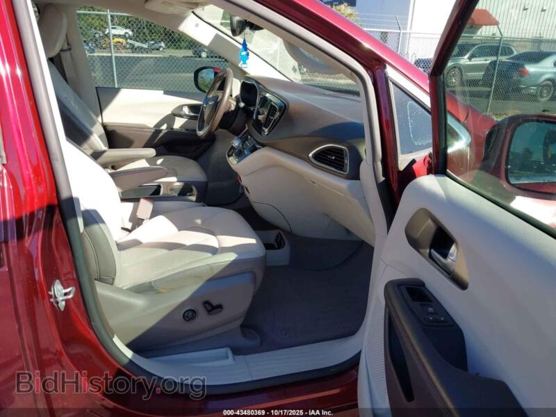 2017 Chrysler PACIFICA (VIN 2C4RC1EG8HR850650) — фото 5 из 16