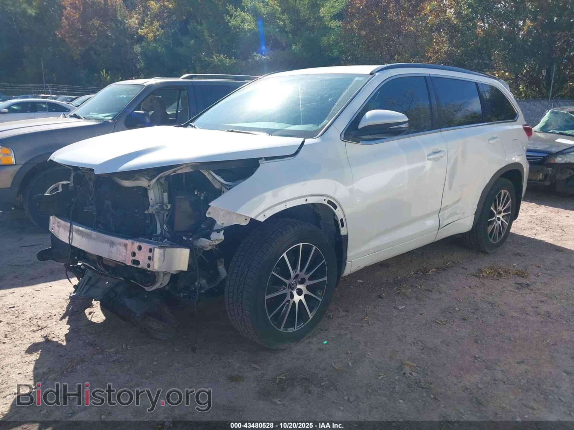 2017 TOYOTA HIGHLANDER - VIN: 5TDJZRFH2HS511388 - Фото 2