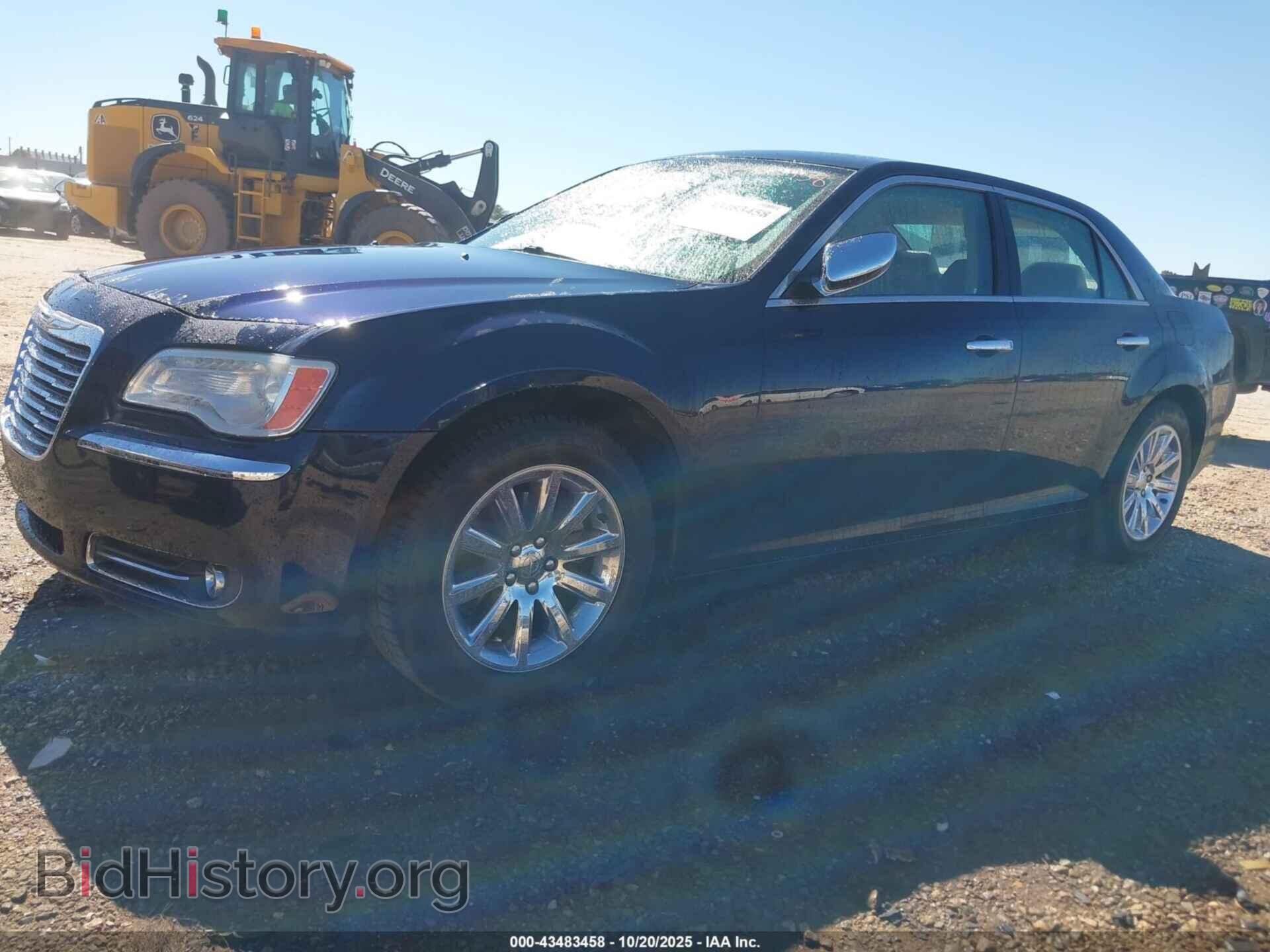 2011 CHRYSLER 300 - VIN: 2C3CA5CG4BH548098 - Фото 2