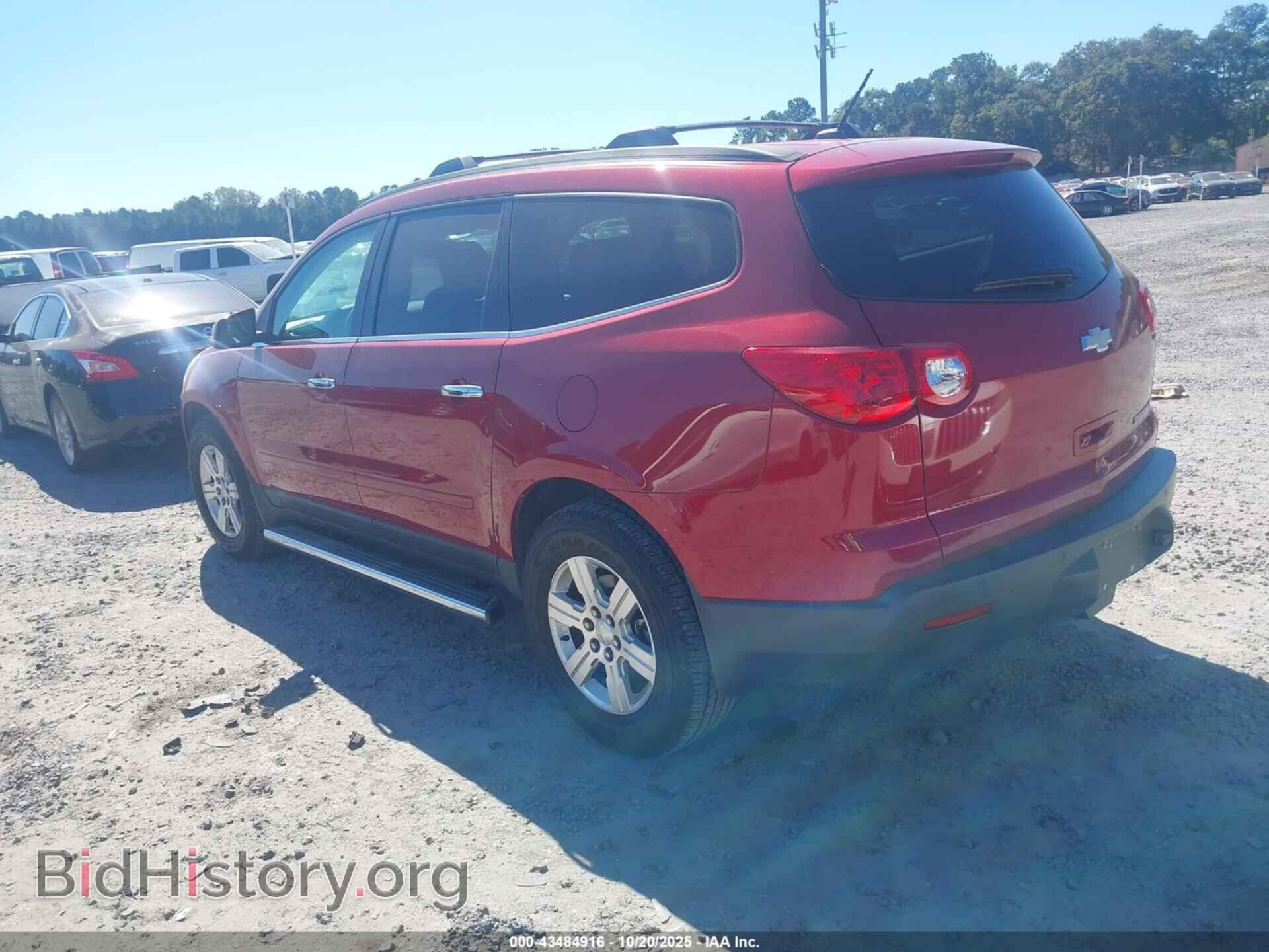 2012 CHEVROLET TRAVERSE - VIN: 1GNKRJED0CJ313653 - Фото 3