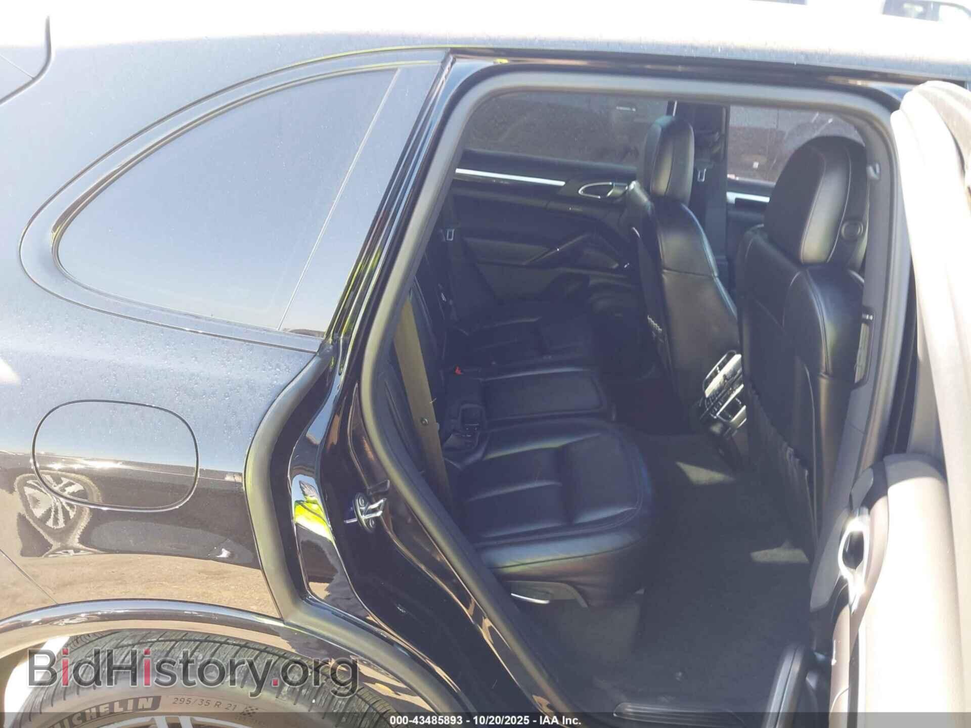 2017 PORSCHE CAYENNE - VIN: WP1AA2A26HKA83493 - Фото 8