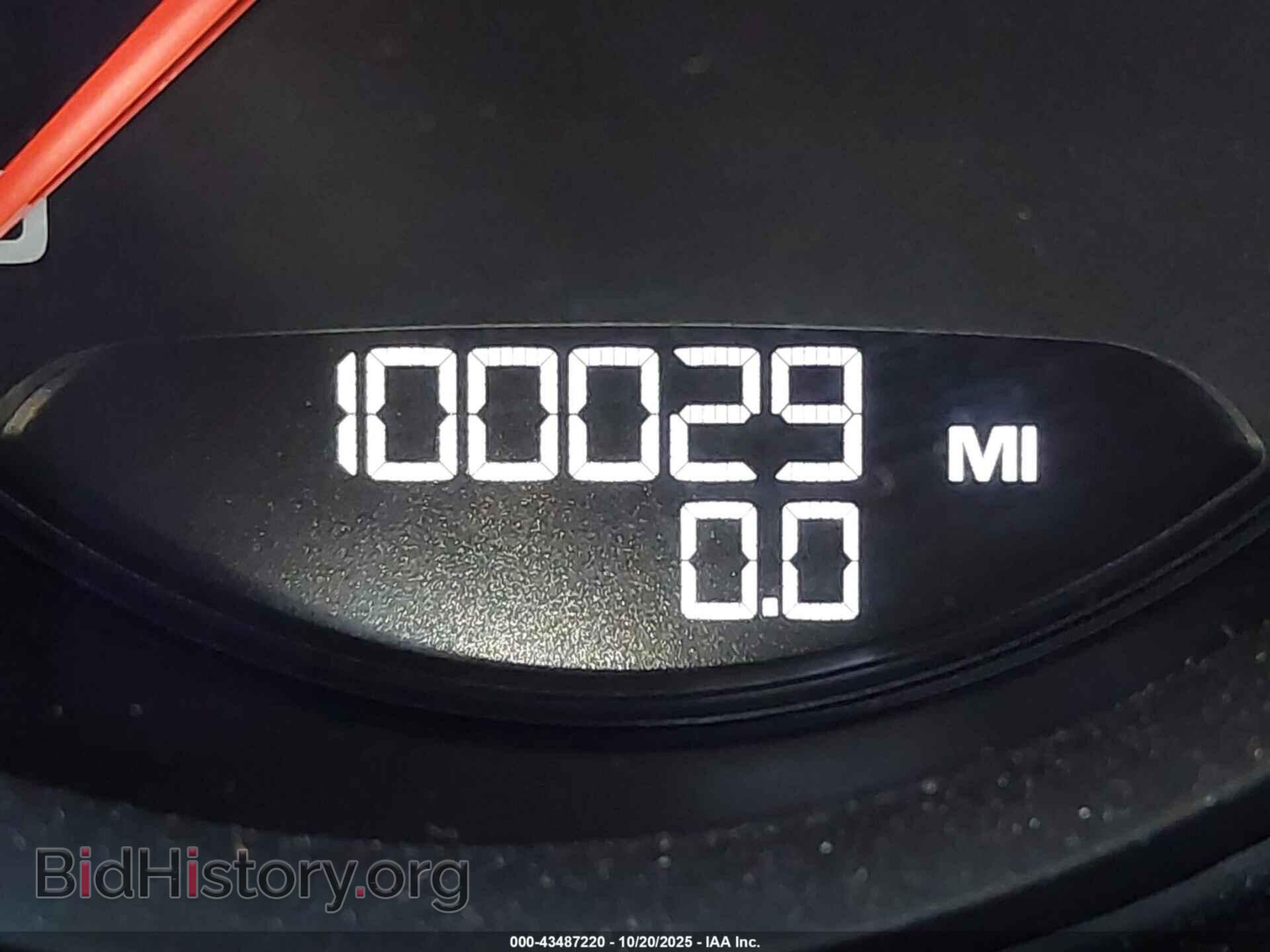 2017 PORSCHE MACAN - VIN: WP1AB2A52HLB21089 - Photo 16