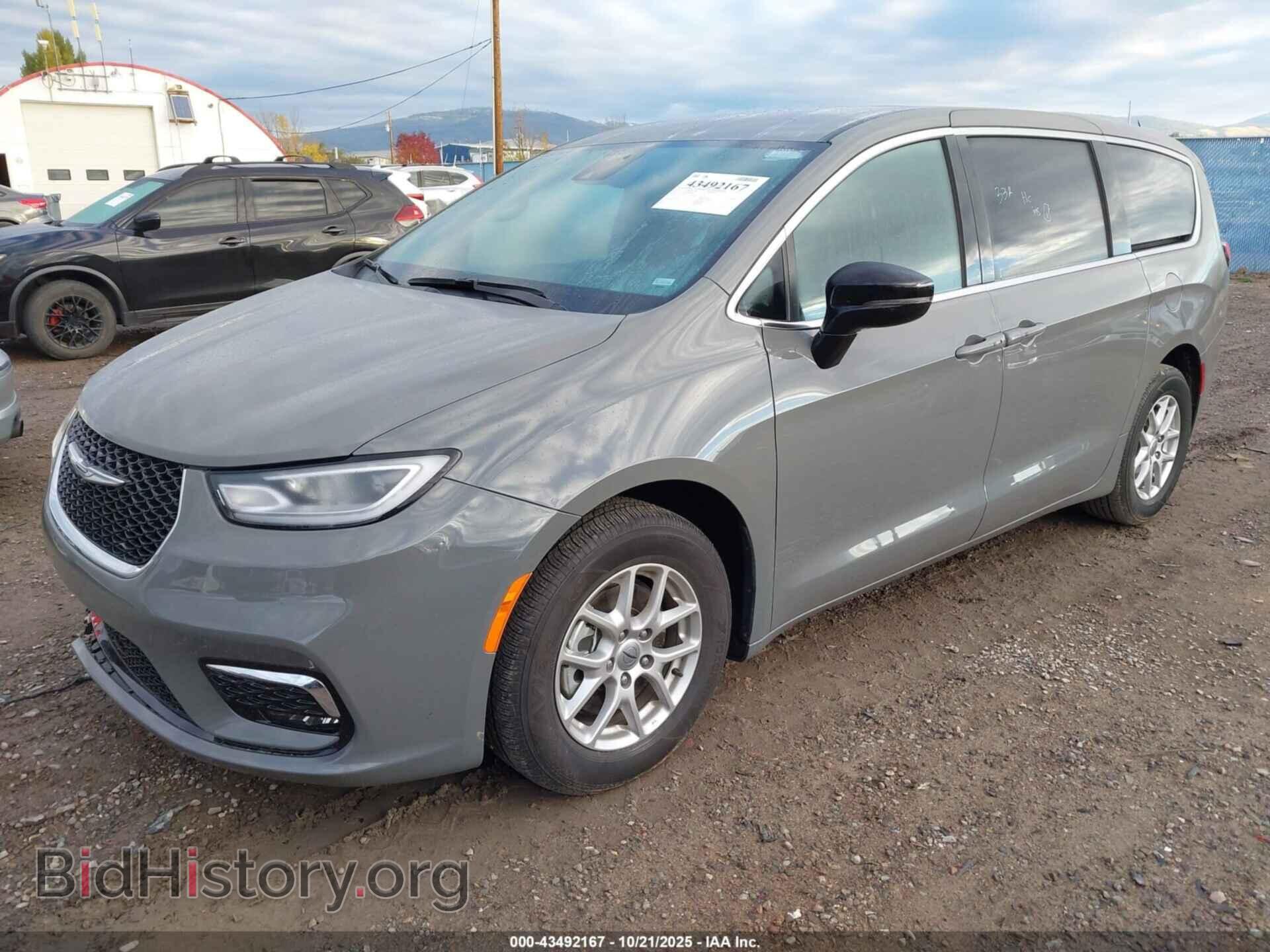 2025 CHRYSLER PACIFICA - VIN: 2C4RC1BG7SR540422 - Photo 2