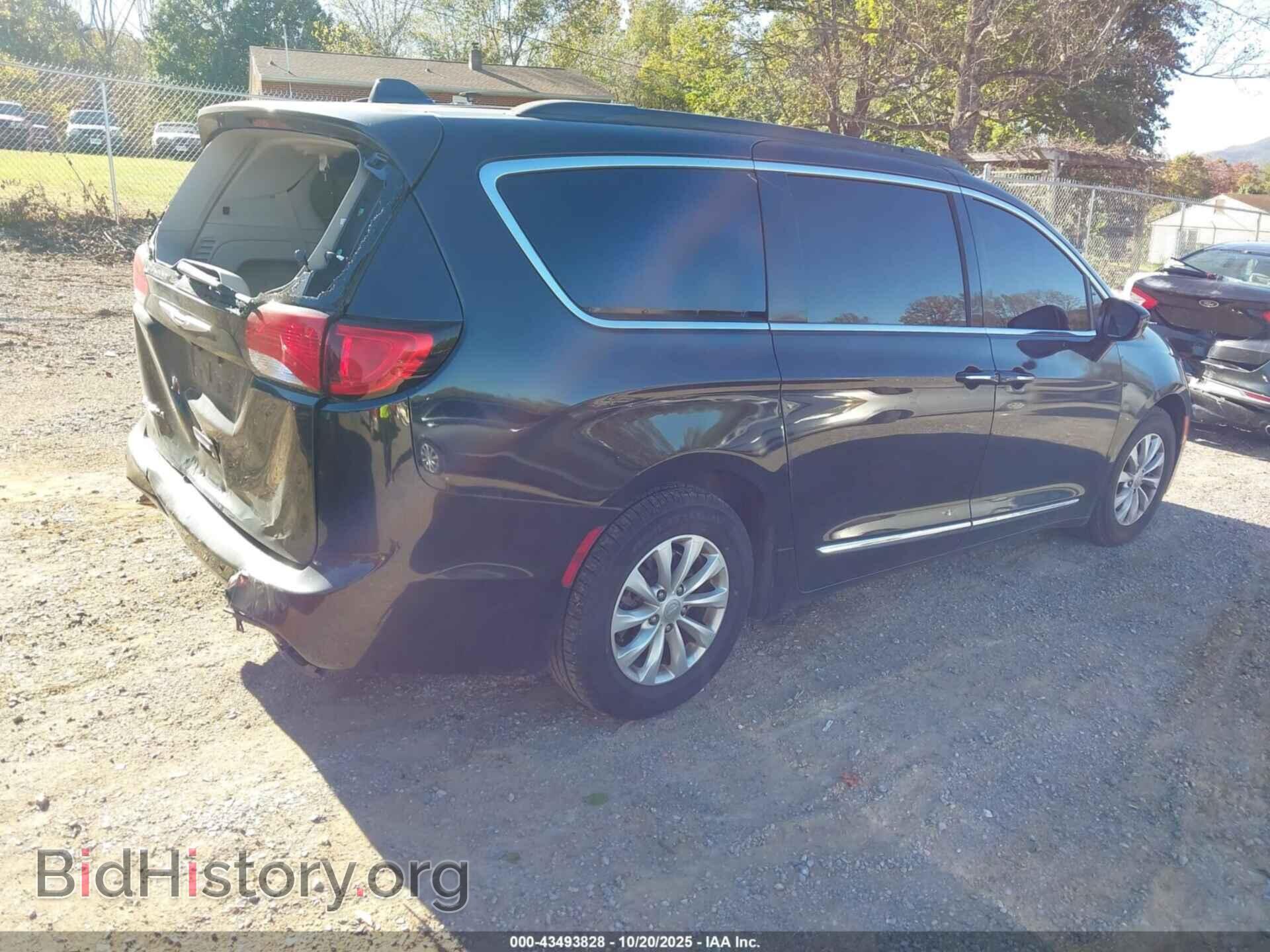 2017 CHRYSLER PACIFICA - VIN: 2C4RC1BGXHR835894 - Фото 4