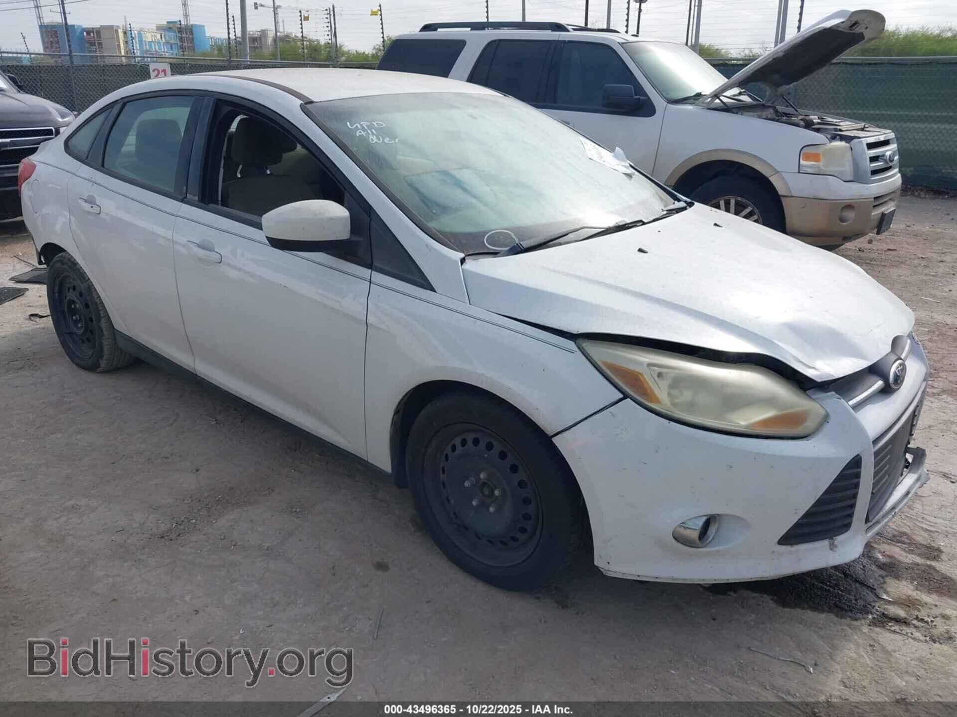 Photo 1FAHP3F26CL361878 - FORD FOCUS 2012