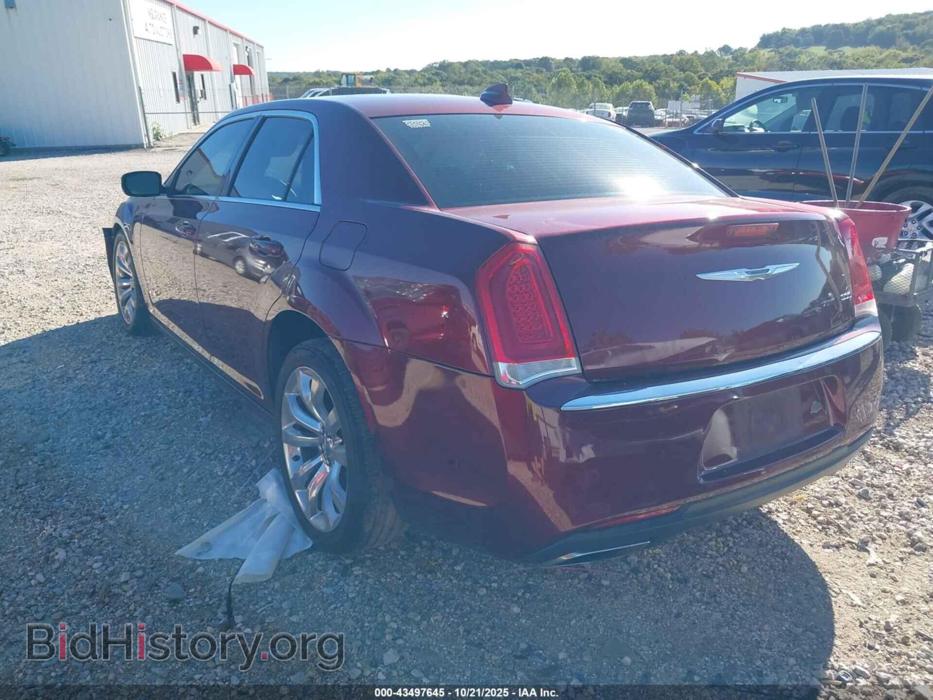 2017 CHRYSLER 300 - VIN: 2C3CCAAG5HH614382 - Фото 3