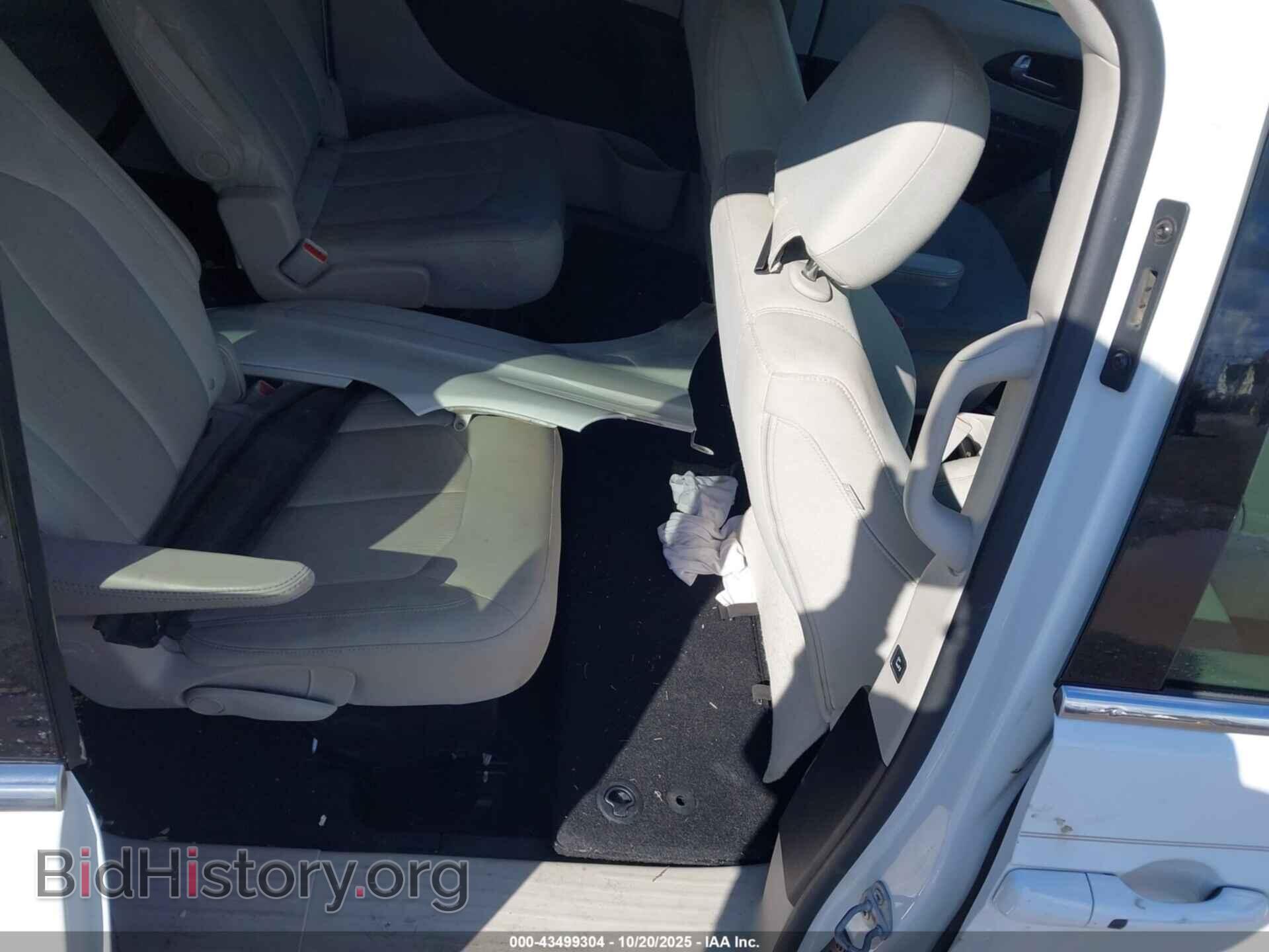 2017 CHRYSLER PACIFICA - VIN: 2C4RC1DG9HR518976 - Фото 8