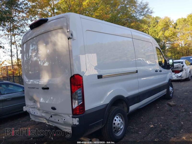 2025 Ford TRANSIT-250 (VIN 1FTBR2C83SKB22385) — photo 4 of 17