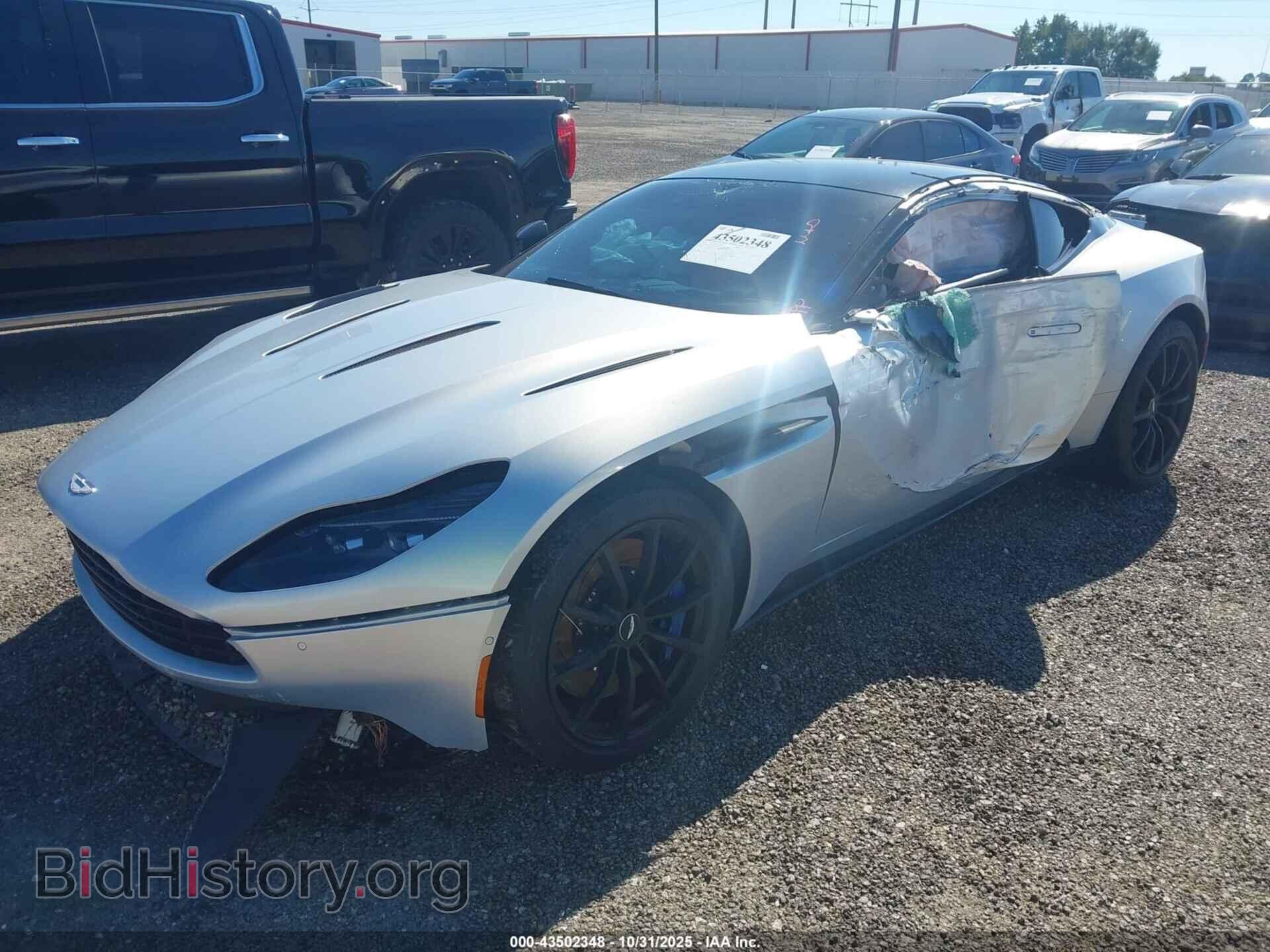 2019 ASTON MARTIN DB11 - VIN: SCFRMFEV2KGL08219 - Фото 2