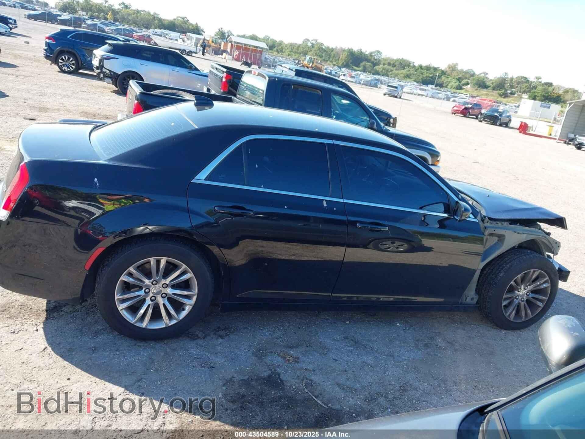 2017 CHRYSLER 300 - VIN: 2C3CCAAG9HH665058 - Фото 13