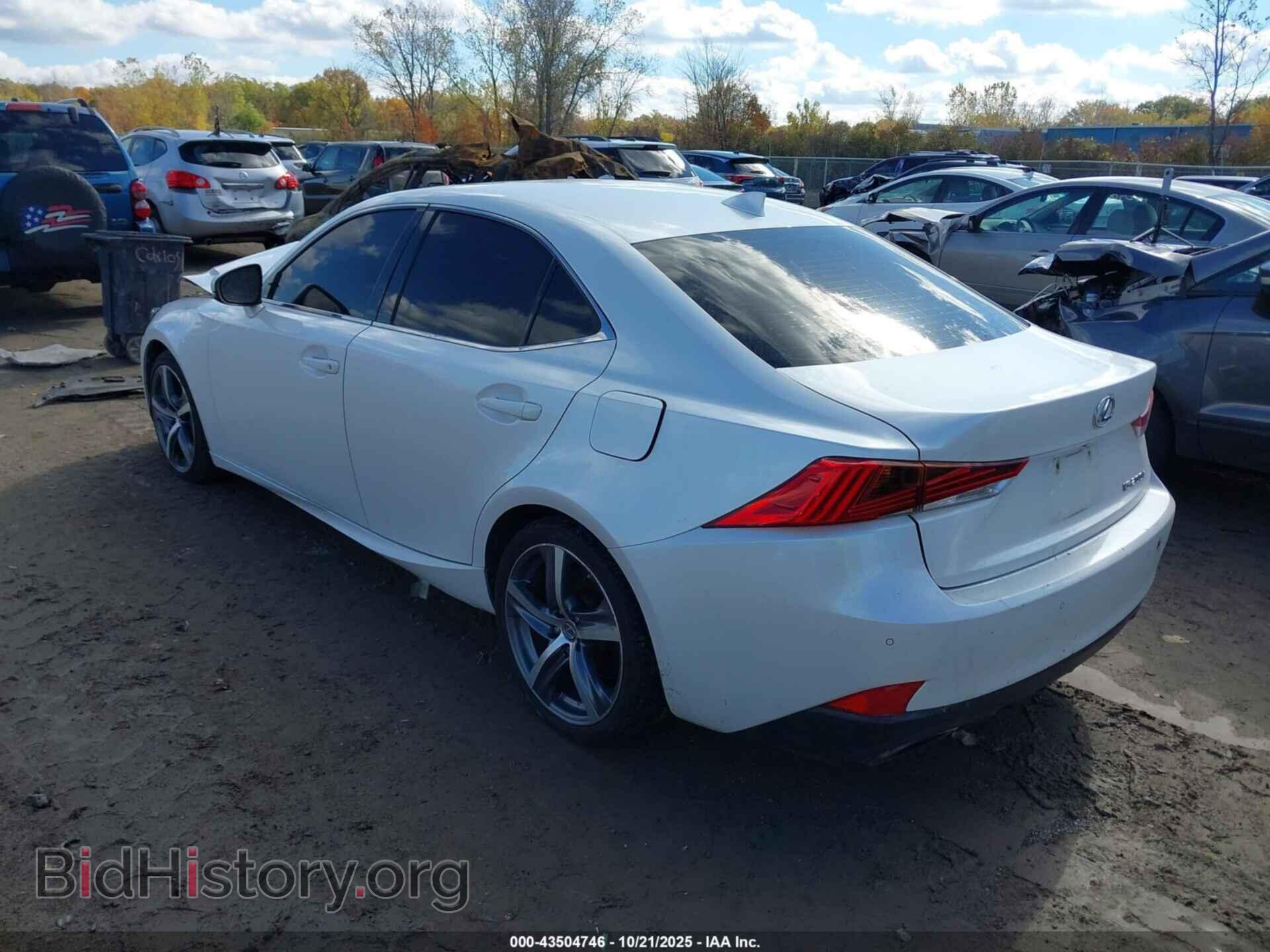 2017 LEXUS IS 200T - VIN: JTHBA1D25H5058562 - Фото 3
